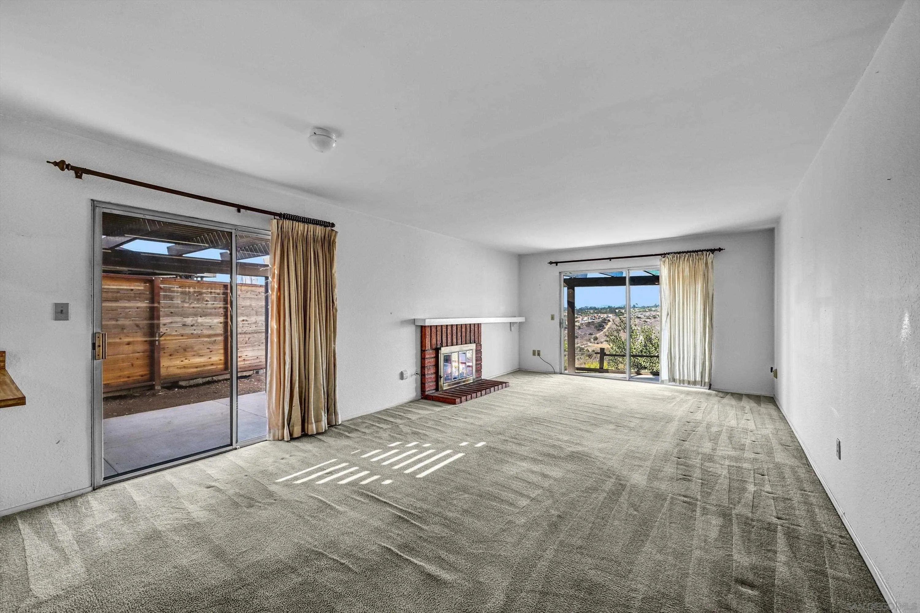 https://cdn.realtyfeed.com/cdn/127/260023889/338fc90d025d79a94ae0430eb64c627b.webp