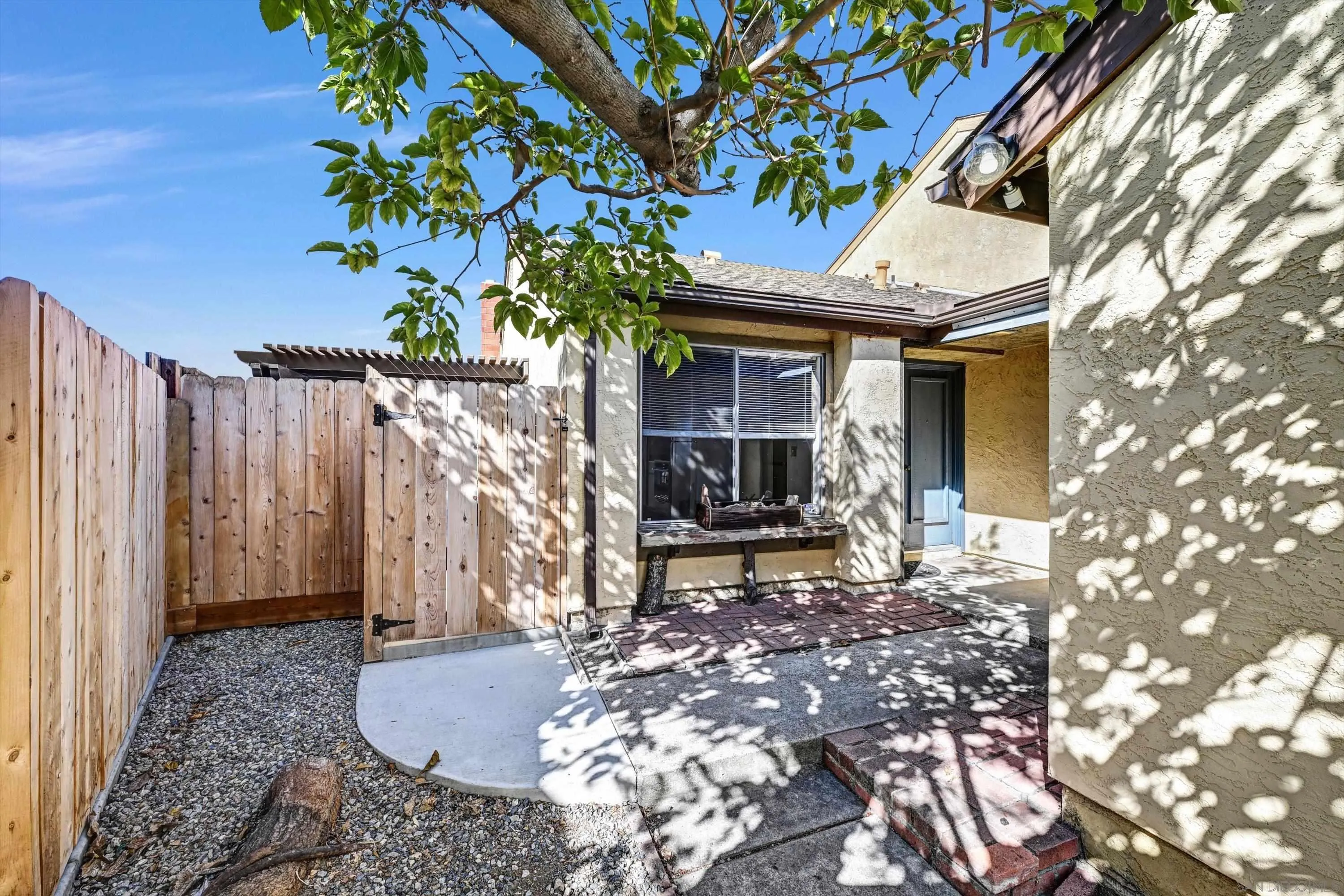 https://cdn.realtyfeed.com/cdn/127/260023889/72be8a29121d725e28df0d5fab3ed504.webp