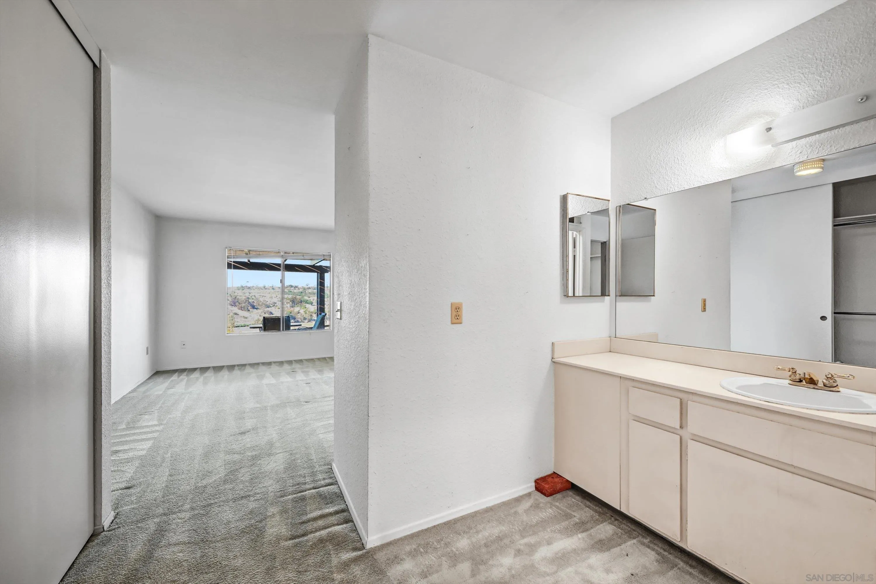 https://cdn.realtyfeed.com/cdn/127/260023889/96ea4ee3e5c9aa9e9a0a2361de33d68a.webp