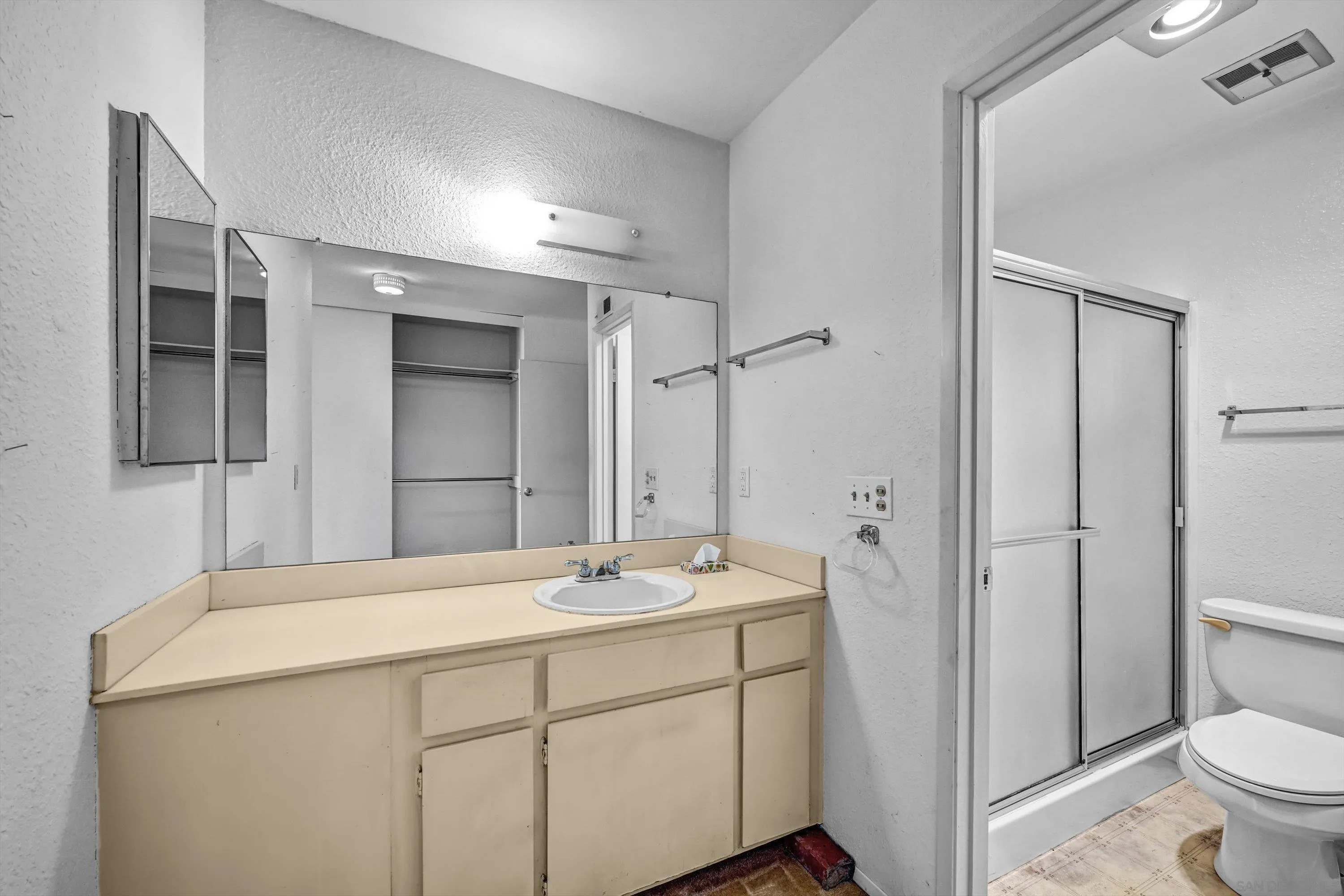 https://cdn.realtyfeed.com/cdn/127/260023889/e858b46ef0dfbc35a1441f2f01ef62eb.webp