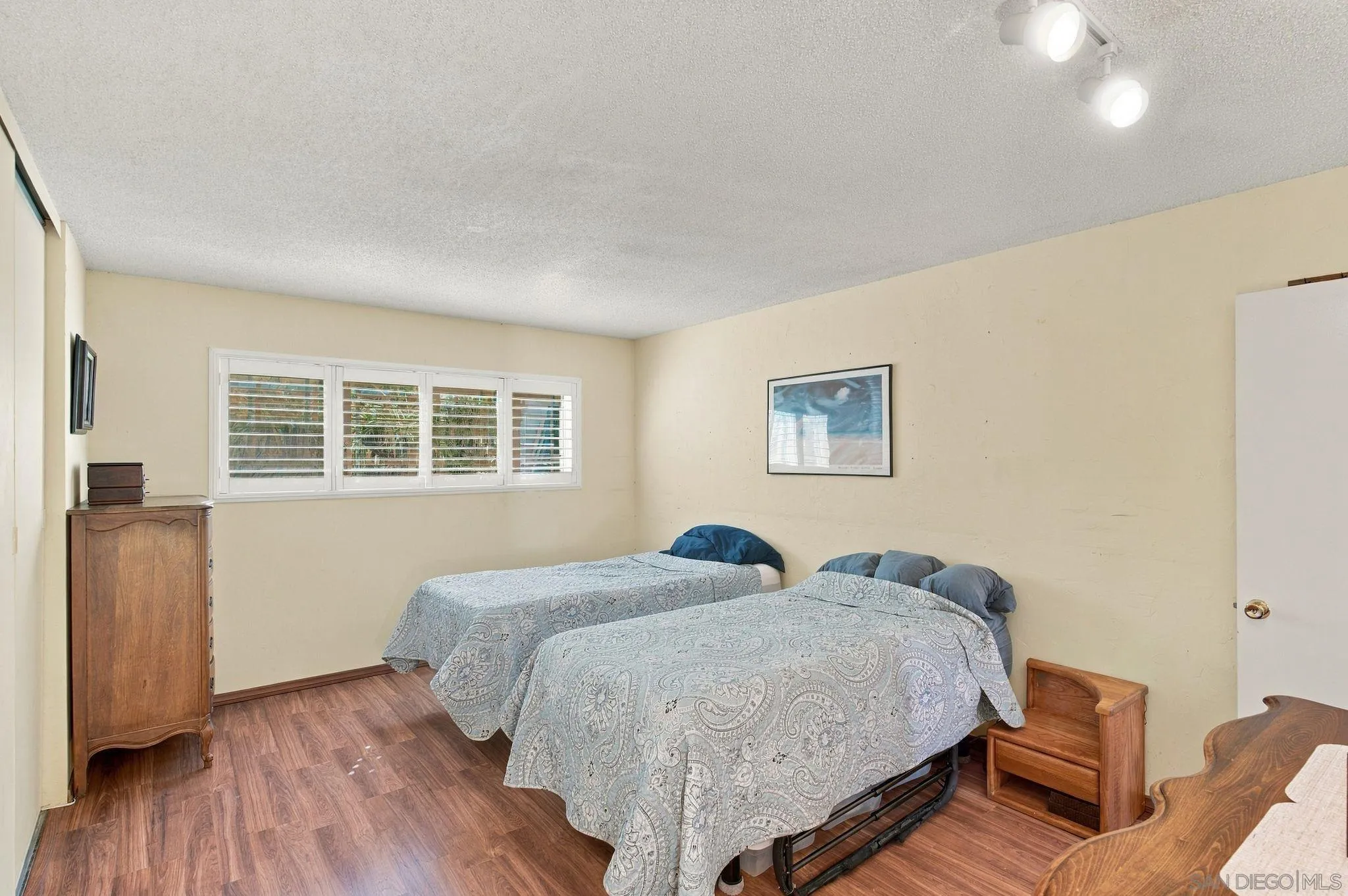 https://cdn.realtyfeed.com/cdn/127/260023892/2735e9cb17bfbfaa9365af8967719436.webp