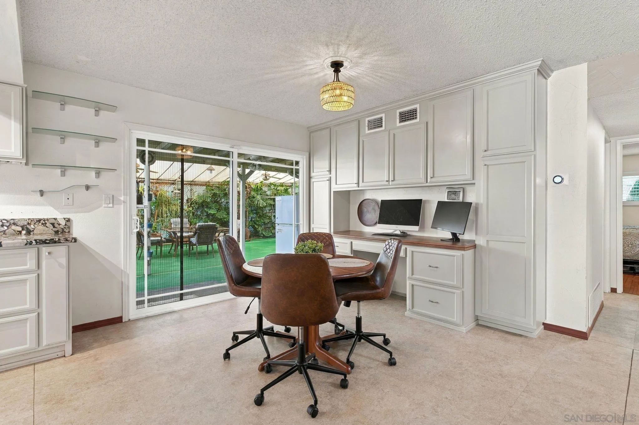https://cdn.realtyfeed.com/cdn/127/260023892/6353db7a20e82ce54f761e954251e3bf.webp