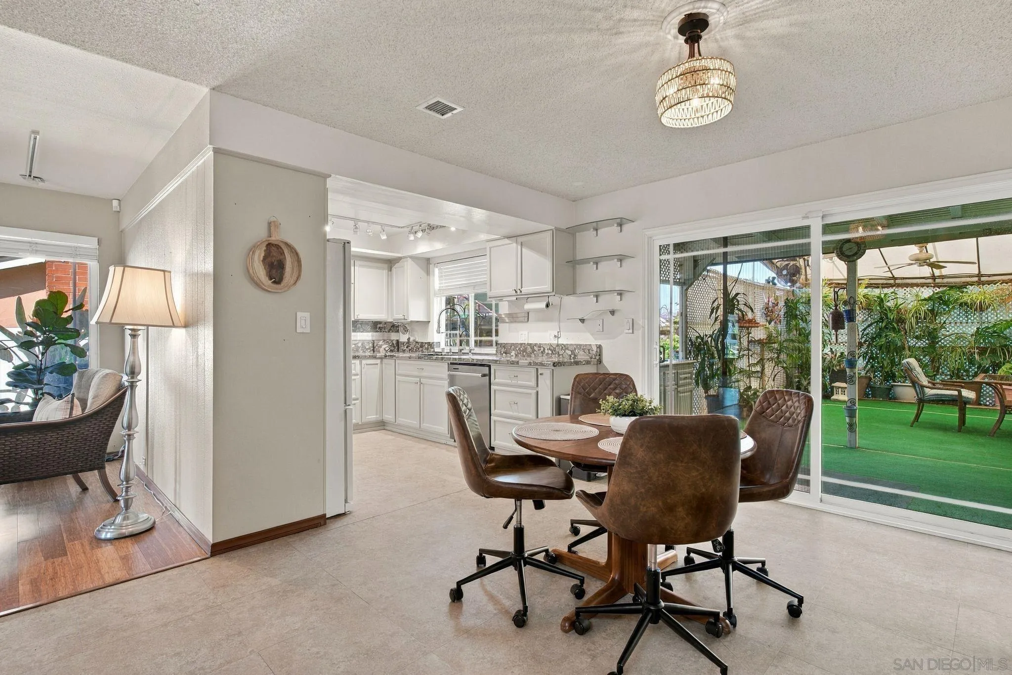 https://cdn.realtyfeed.com/cdn/127/260023892/7beb8b2264c9d1b143e264a593c9bc2d.webp