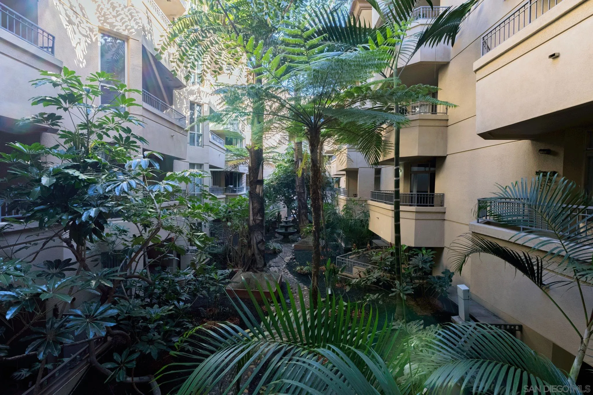 https://cdn.realtyfeed.com/cdn/127/260023893/4c94c40e988b0d323dec366d94e870f5.webp