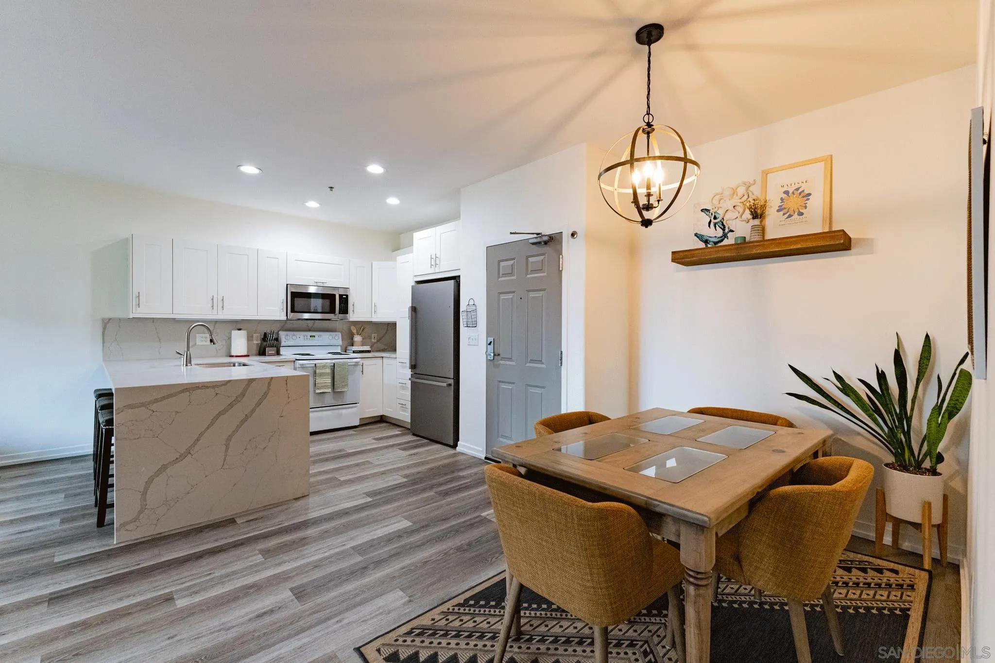 https://cdn.realtyfeed.com/cdn/127/260023893/6a37ebe24ecc2a4e558c276cc8371fff.webp