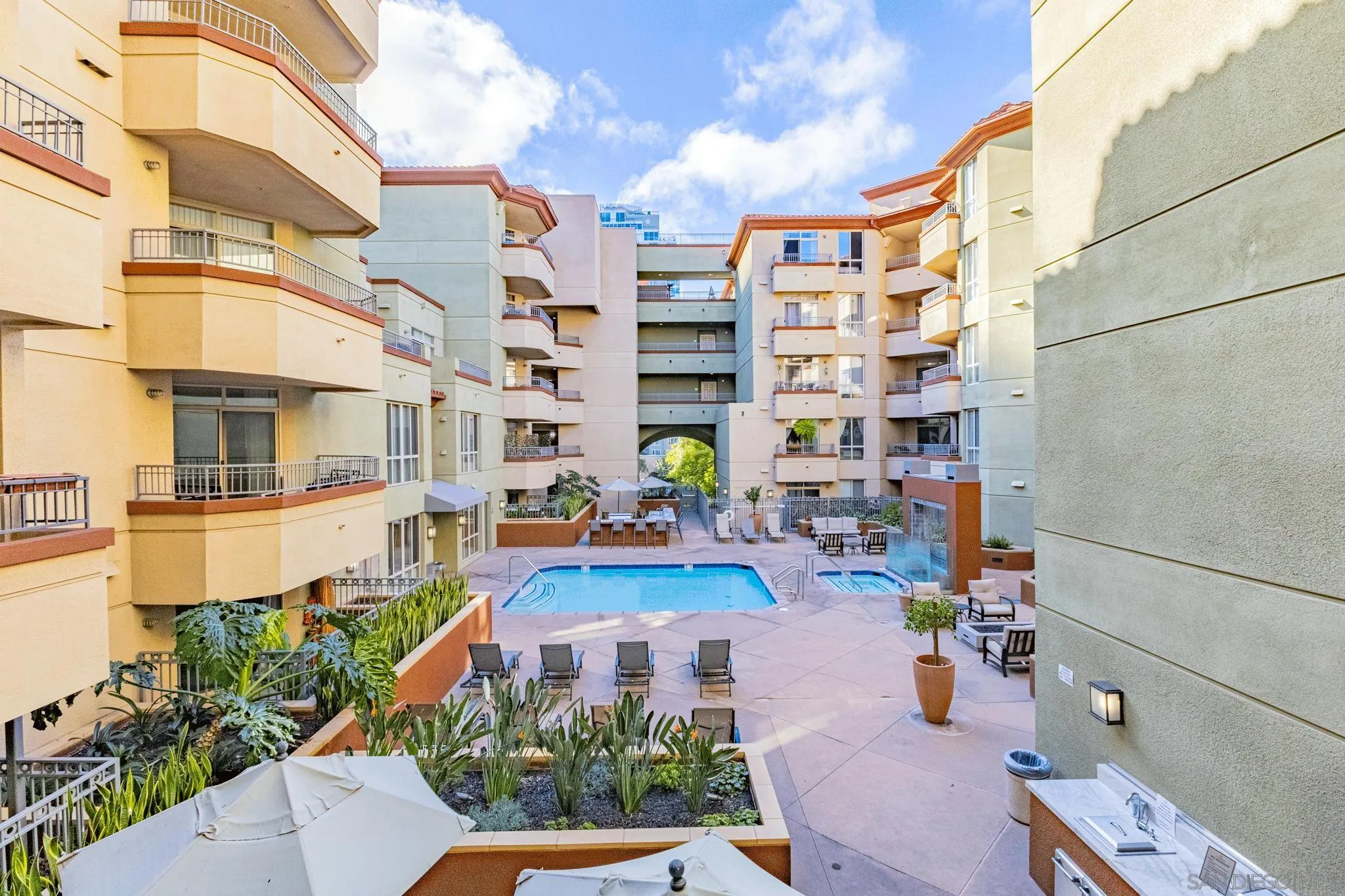https://cdn.realtyfeed.com/cdn/127/260023893/90895e8979dfaedd21014dec9869049c.webp