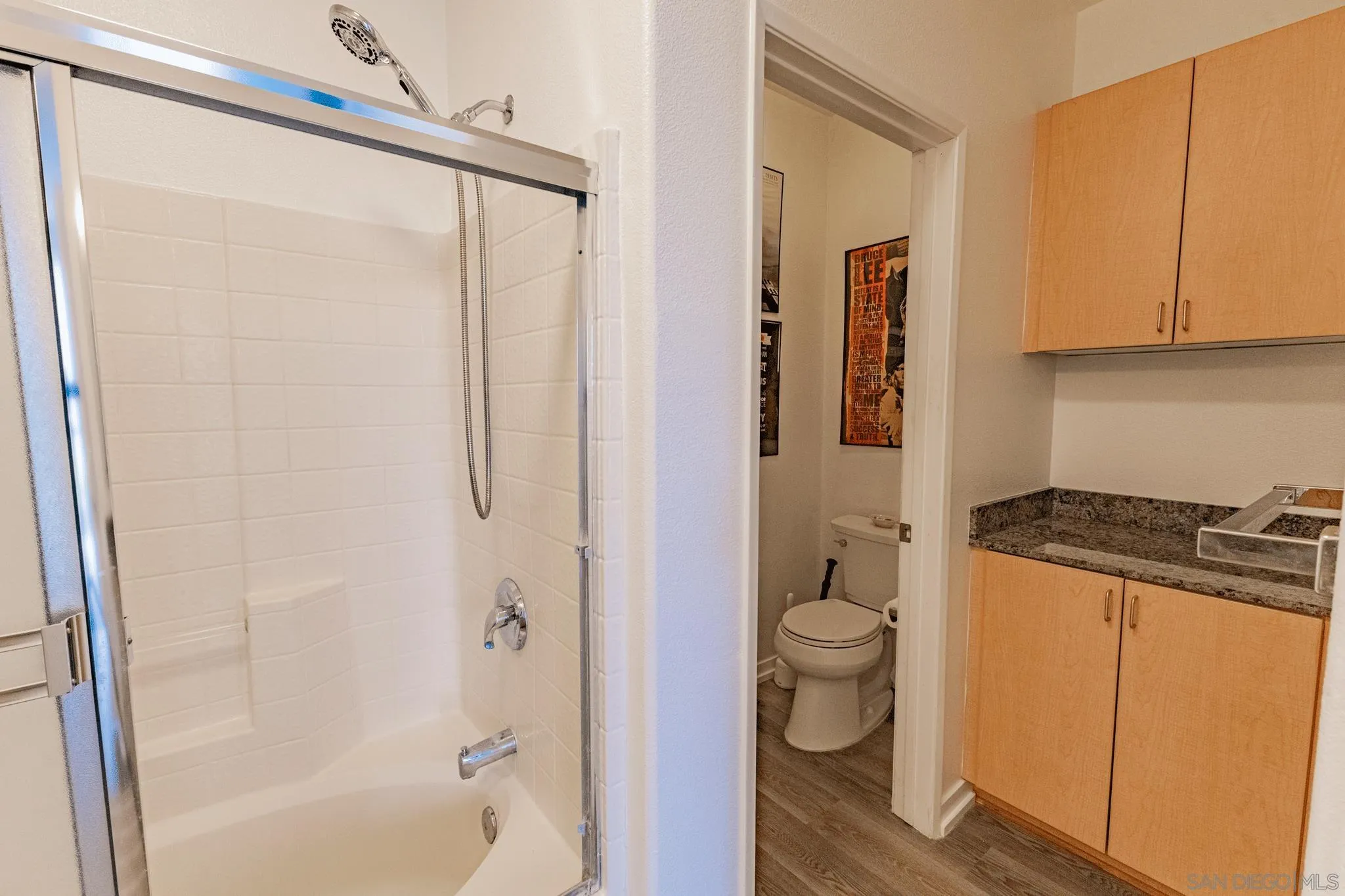 https://cdn.realtyfeed.com/cdn/127/260023893/95c78211107d7c9534f4fa4616717fd7.webp