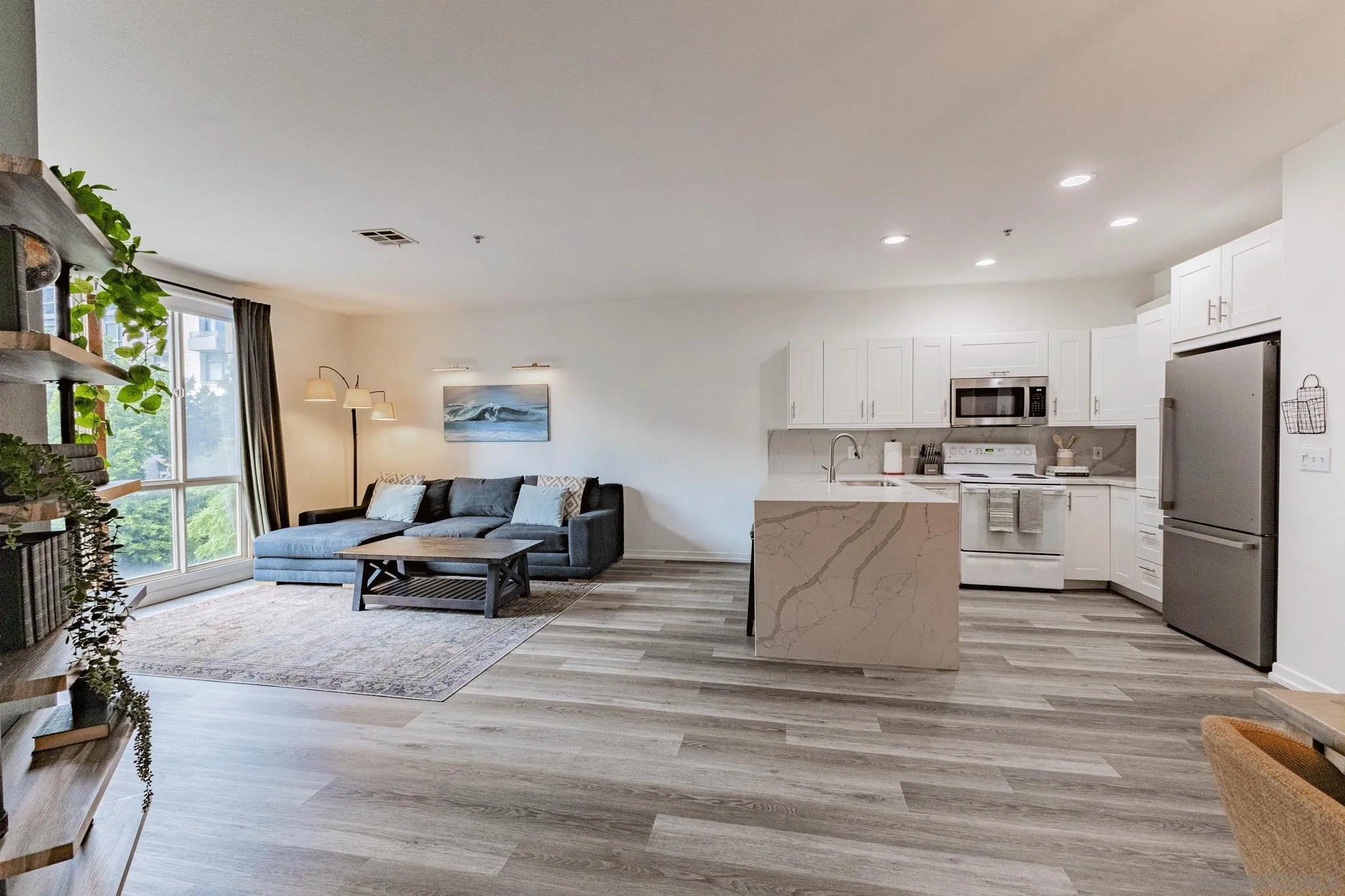 https://cdn.realtyfeed.com/cdn/127/260023893/e8deb2045db79c2eff81e1ed46fff8dd.webp