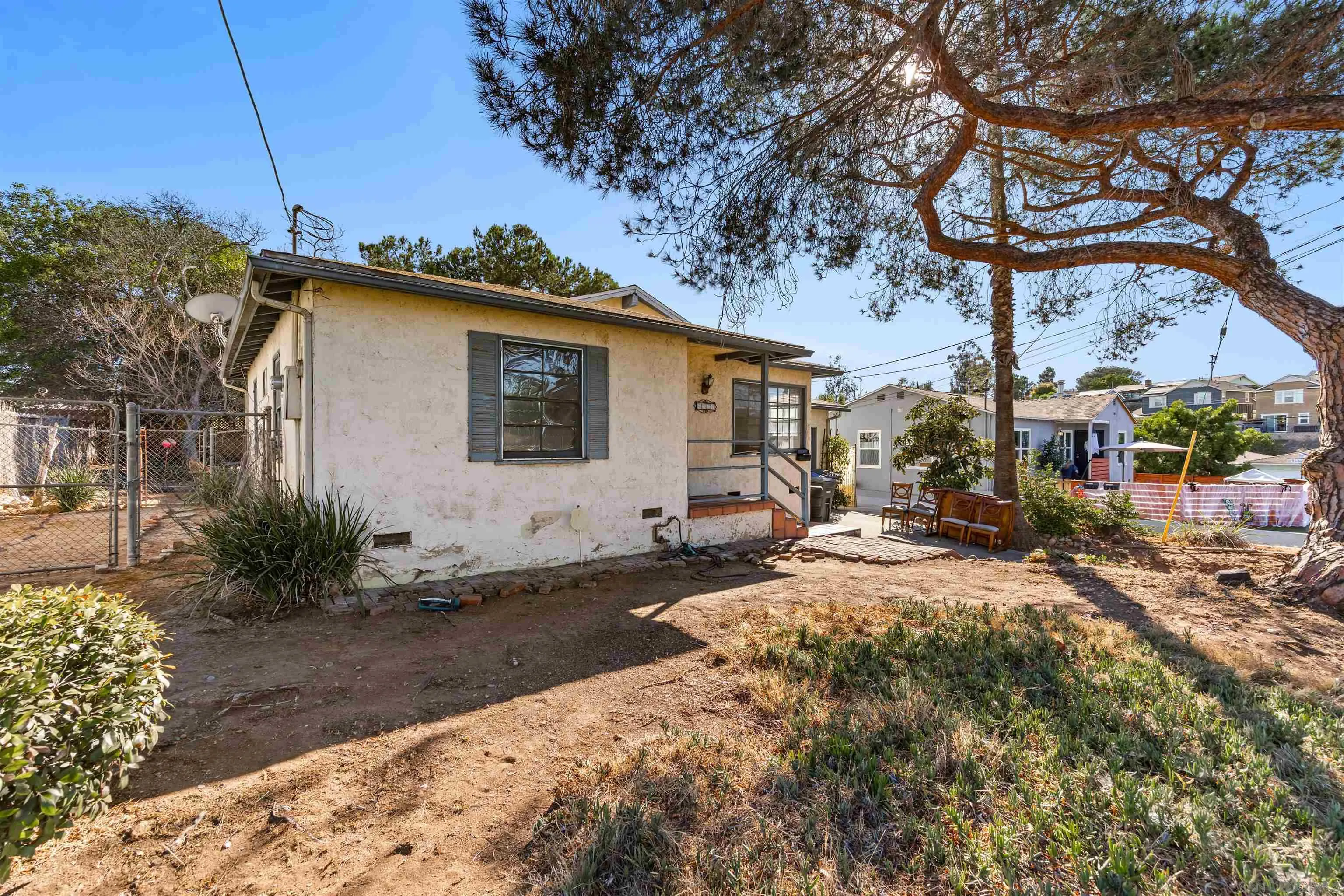 https://cdn.realtyfeed.com/cdn/127/260023897/5e1aa20fb8d34ddbc15c0b3e2dce13e3.webp