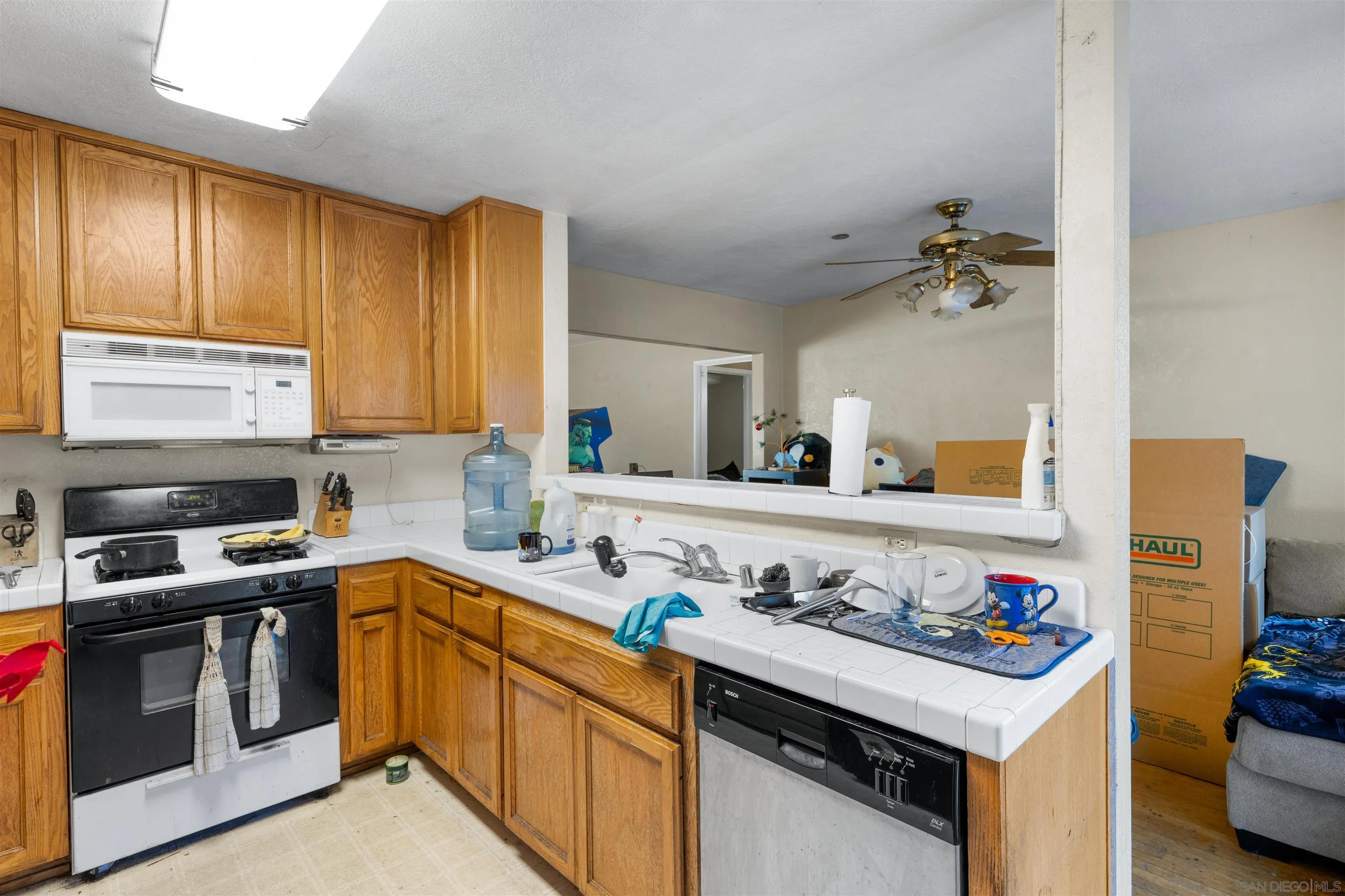 https://cdn.realtyfeed.com/cdn/127/260023897/6a9f4c5166aa93f2cc17e1f5b4512af8.webp