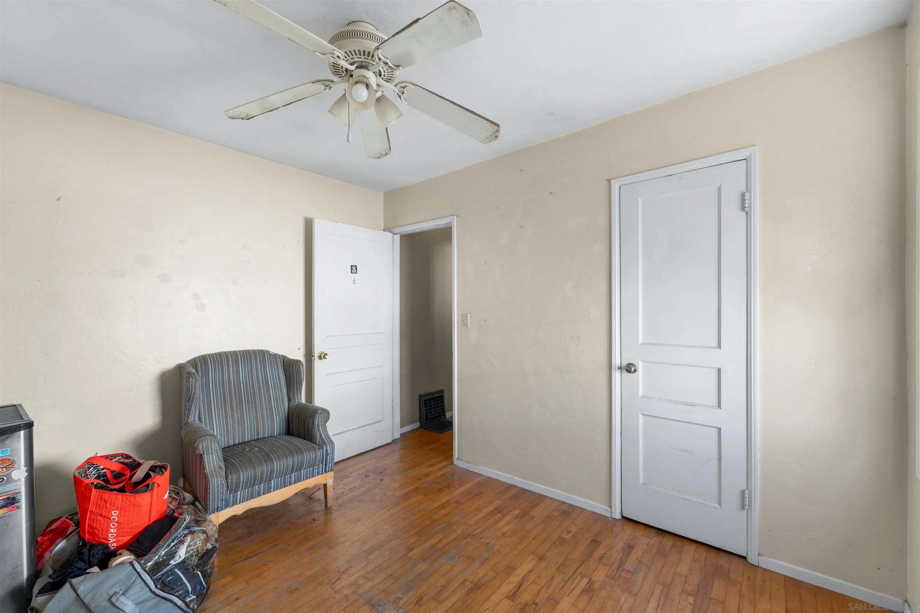 https://cdn.realtyfeed.com/cdn/127/260023897/9e3af6d5ef6b59033b14574f850e27e2.webp