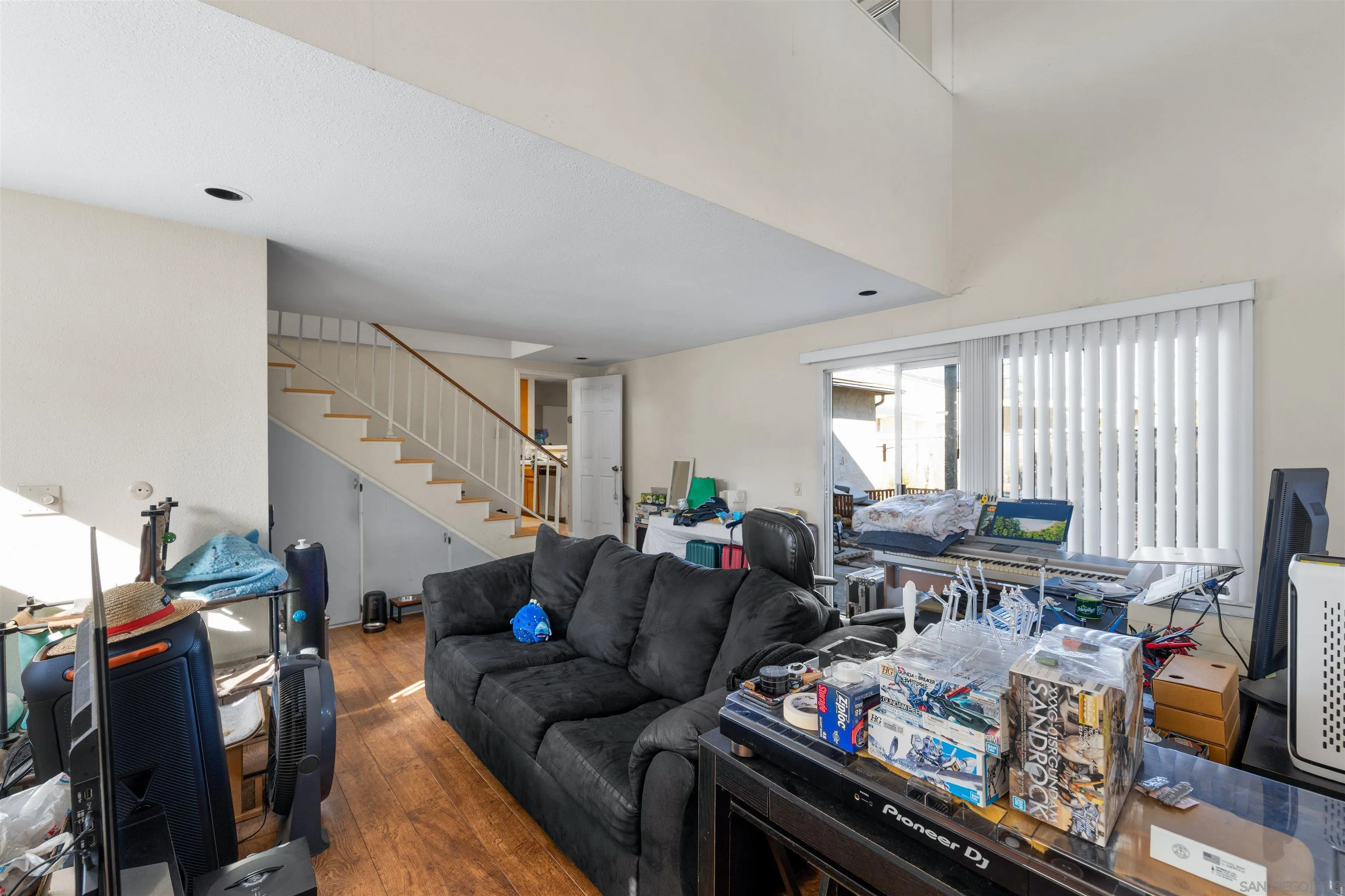 https://cdn.realtyfeed.com/cdn/127/260023897/d1b50075b65b490a45957c1e8d392d57.webp