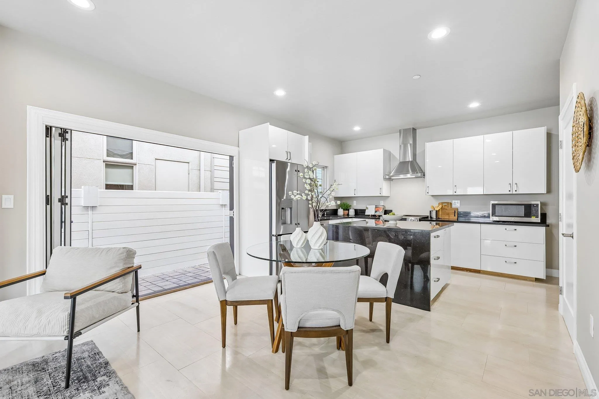 https://cdn.realtyfeed.com/cdn/127/260023898/0cb0d01f8bb5131f876654e986dcf443.webp