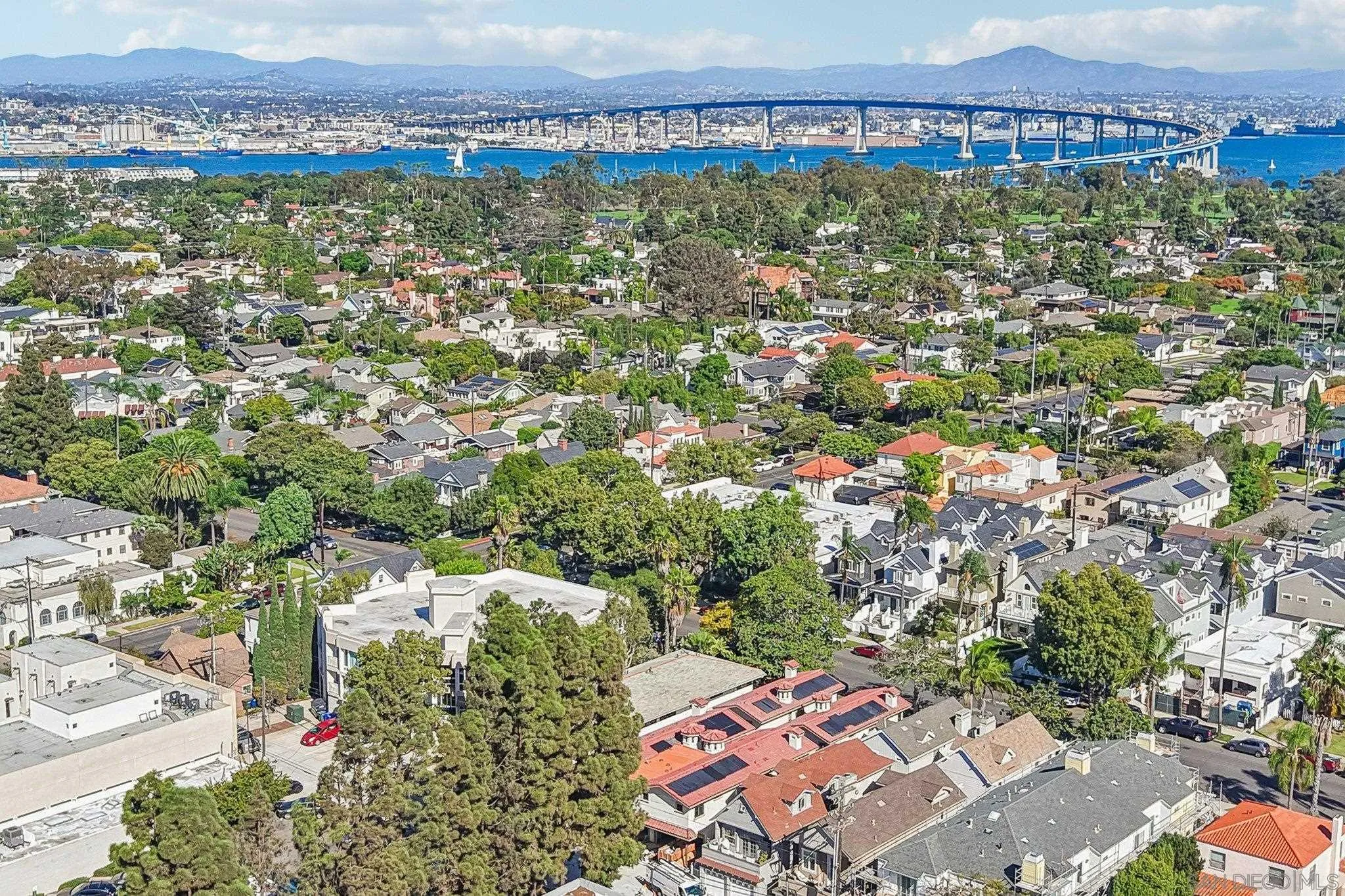 https://cdn.realtyfeed.com/cdn/127/260023898/128615e7ced5a17d78243de10431e201.webp