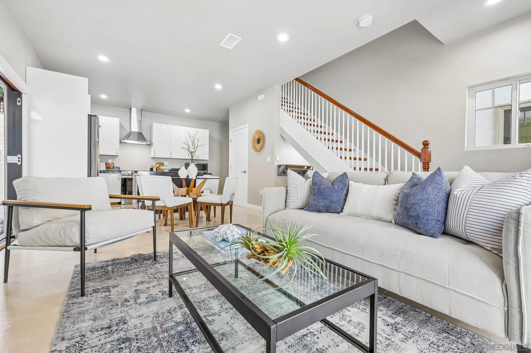 https://cdn.realtyfeed.com/cdn/127/260023898/942119957d139f7e884255669f726f93.webp