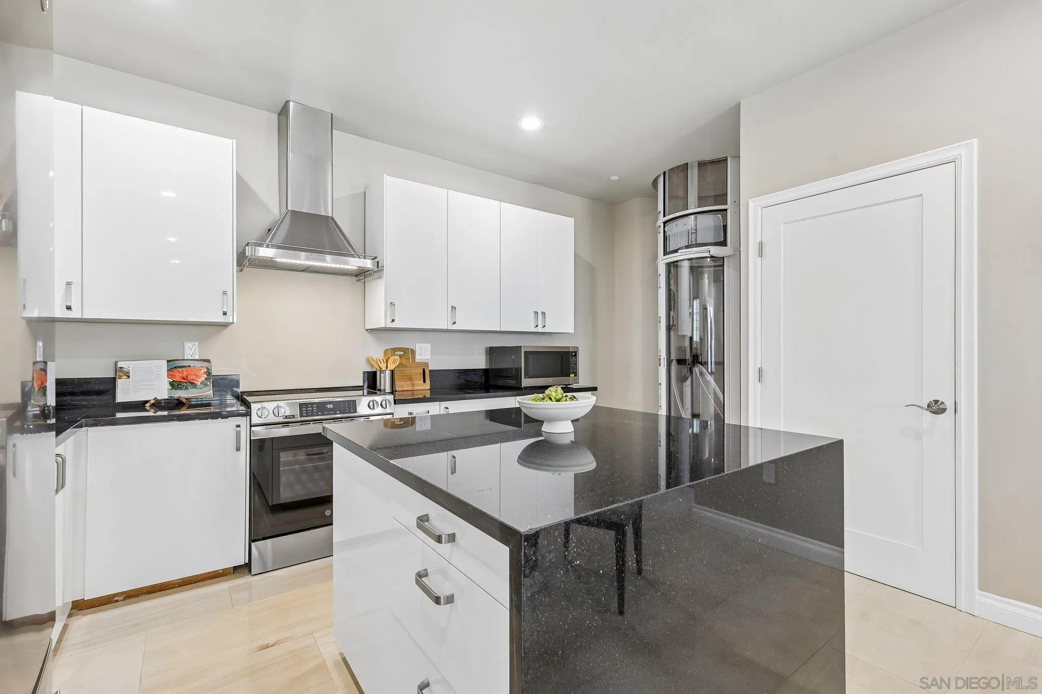 https://cdn.realtyfeed.com/cdn/127/260023898/a6d47f9405063905d2923874d04dda5e.webp