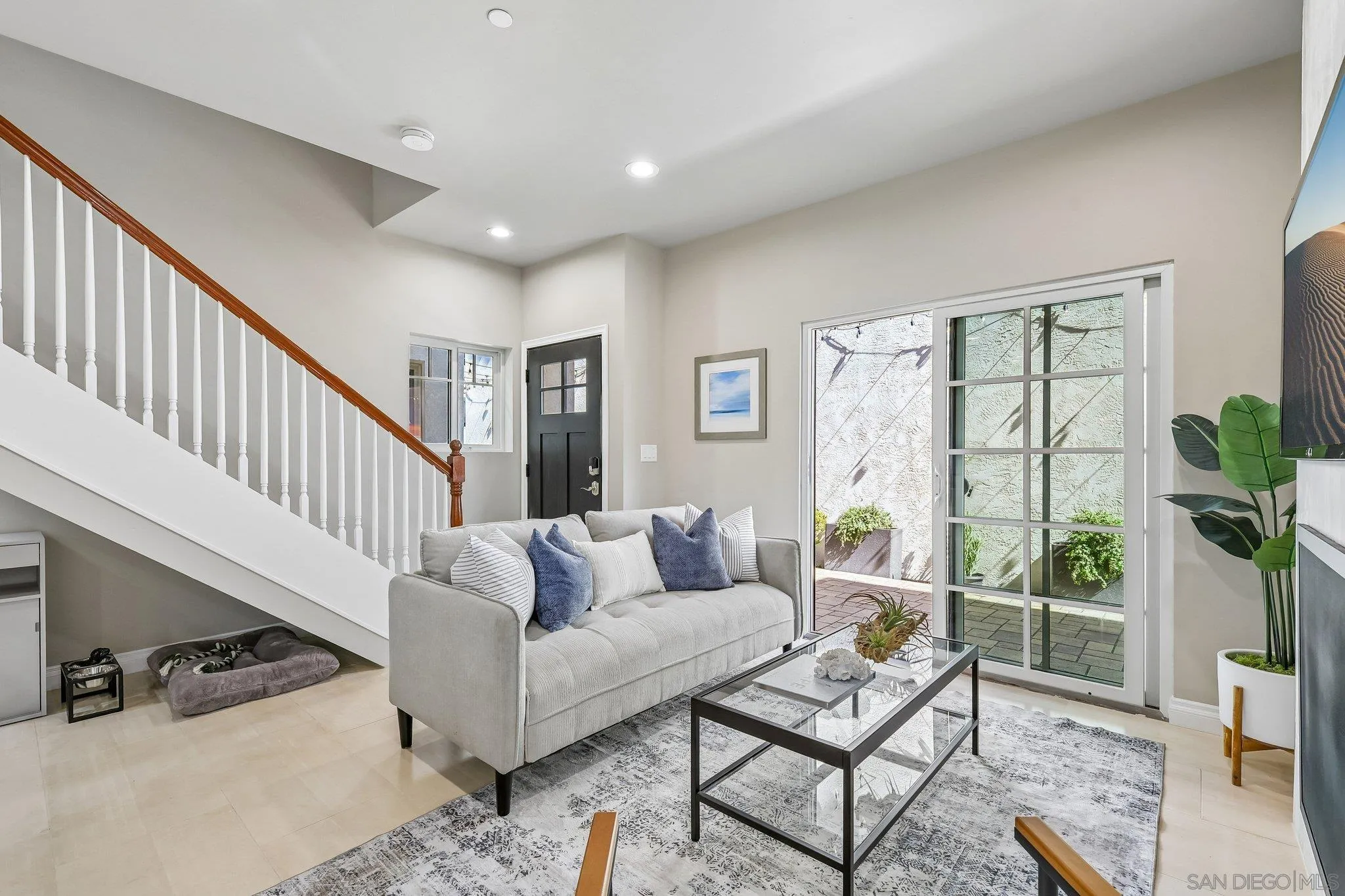 https://cdn.realtyfeed.com/cdn/127/260023898/a7440faba2e5dc9402718771254f1e16.webp