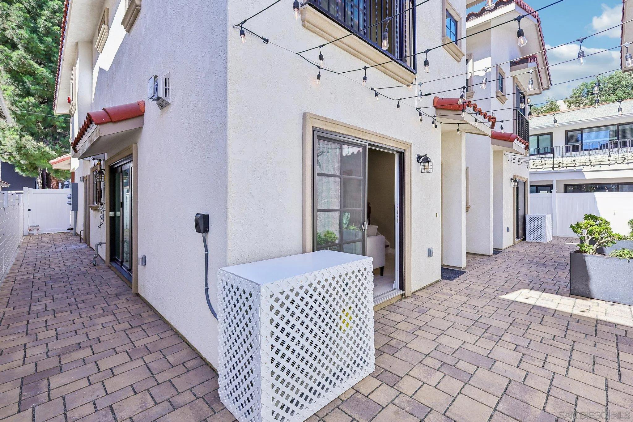 https://cdn.realtyfeed.com/cdn/127/260023898/f50a10f88f4e16a0038d93890a76eb72.webp
