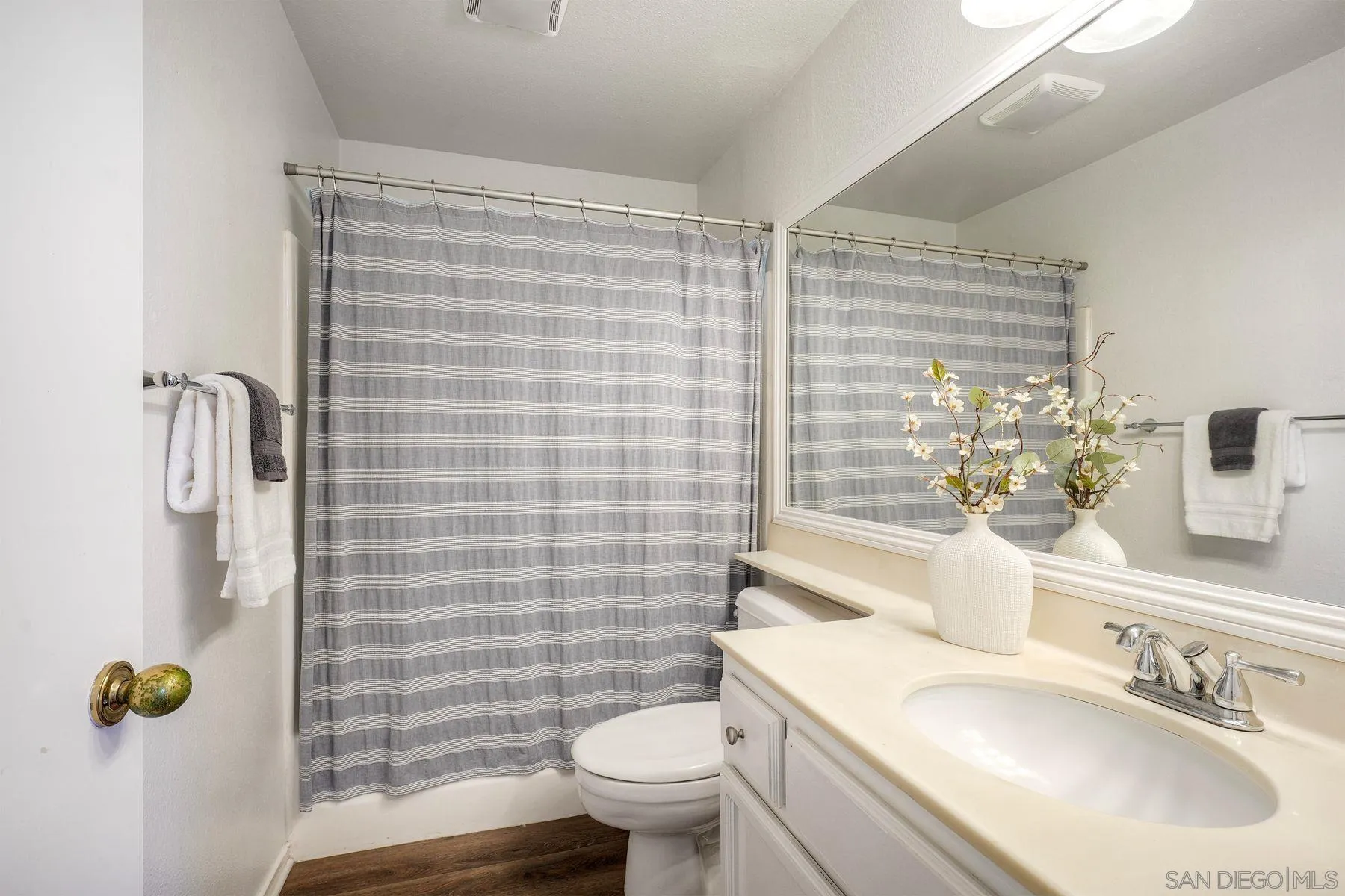 https://cdn.realtyfeed.com/cdn/127/260023900/36a8e67f19d31e43cb9f6a747dfd1347.webp