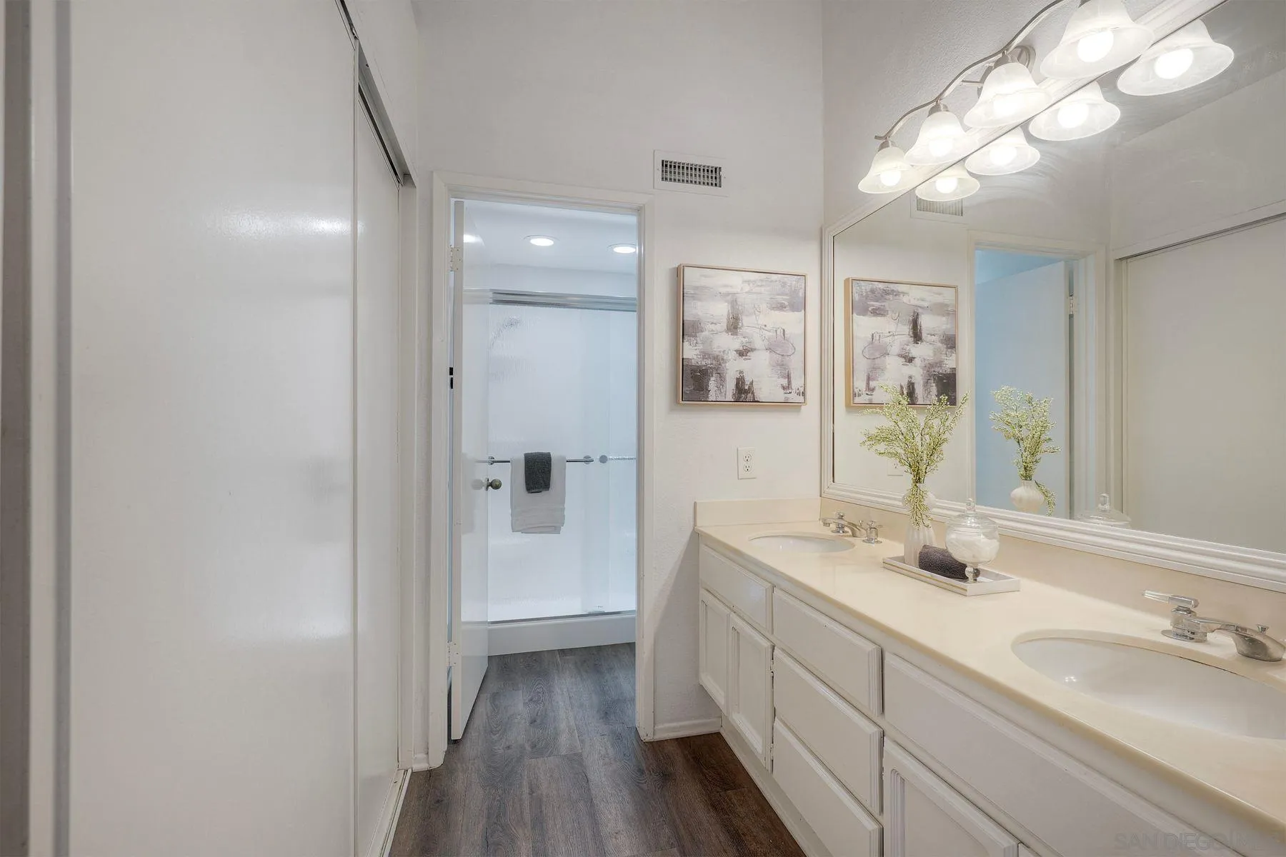 https://cdn.realtyfeed.com/cdn/127/260023900/38e47fdec3c4072c155fa2ebd4cc667c.webp