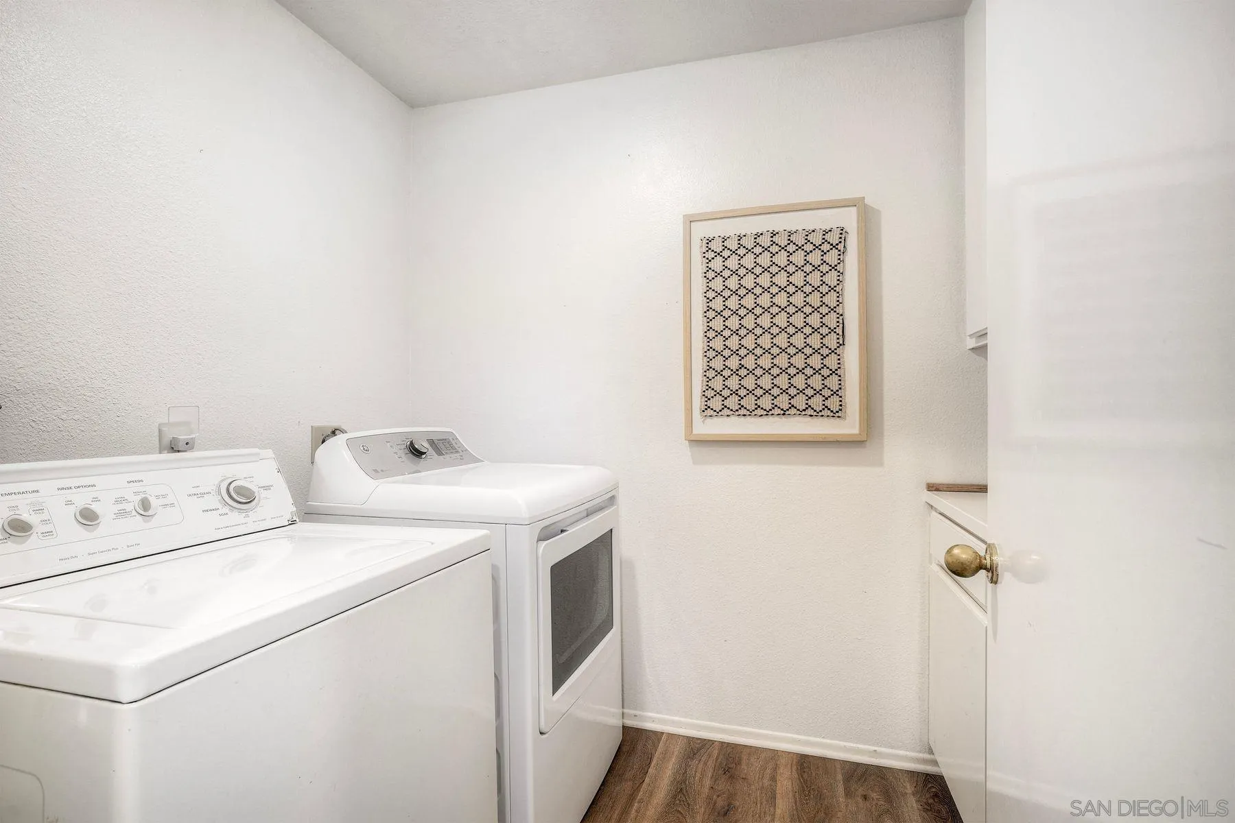 https://cdn.realtyfeed.com/cdn/127/260023900/87915529f98f49f9a611b91c4077e8e2.webp