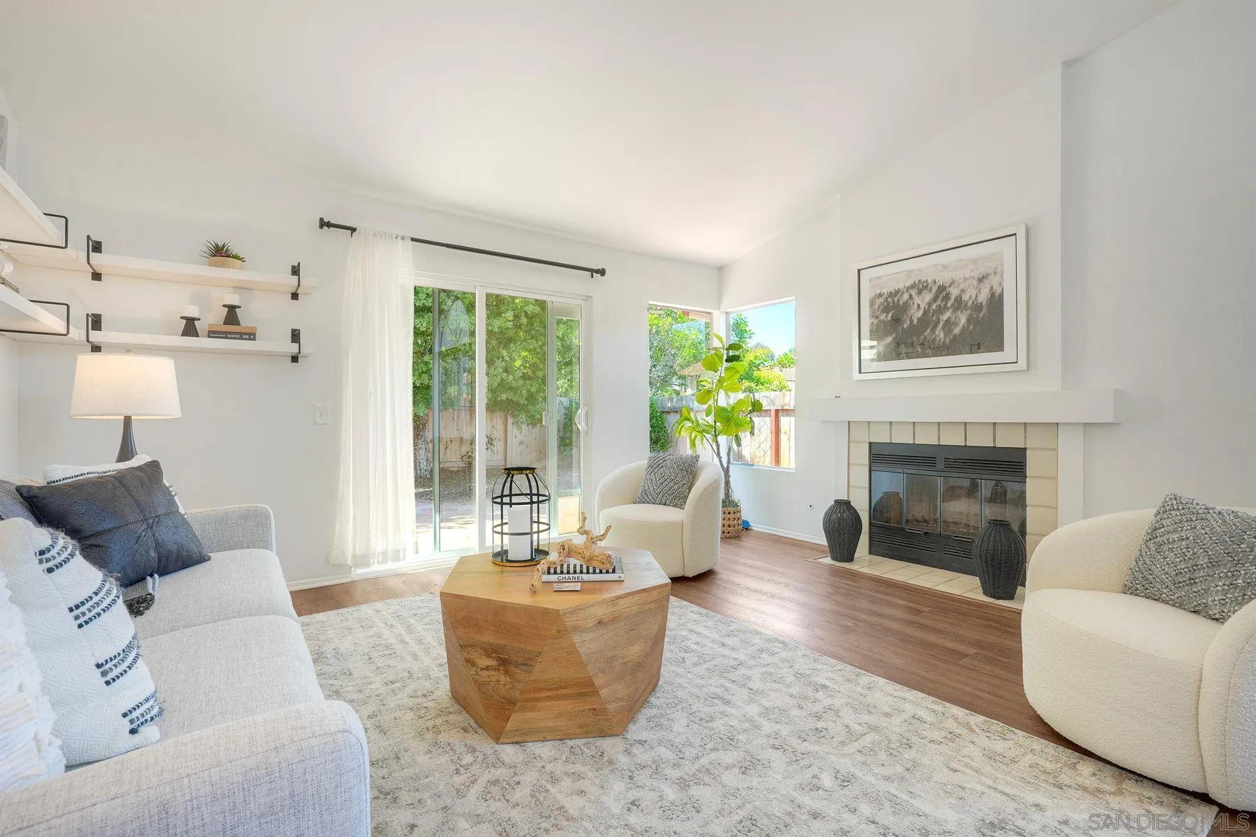 https://cdn.realtyfeed.com/cdn/127/260023900/c229f4d46f25d4b6c0258f3101e10dd5.webp
