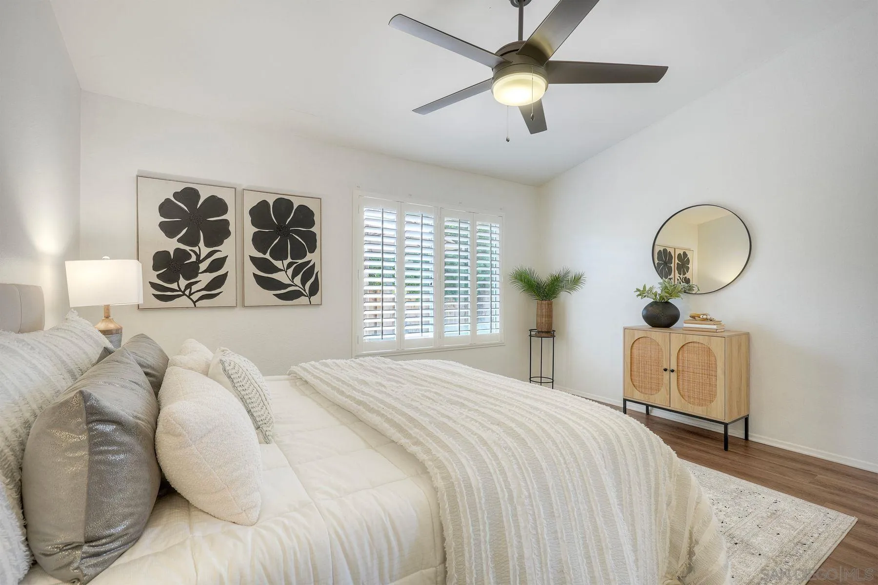 https://cdn.realtyfeed.com/cdn/127/260023900/e5699f201f68643b87a776c1607dabb6.webp