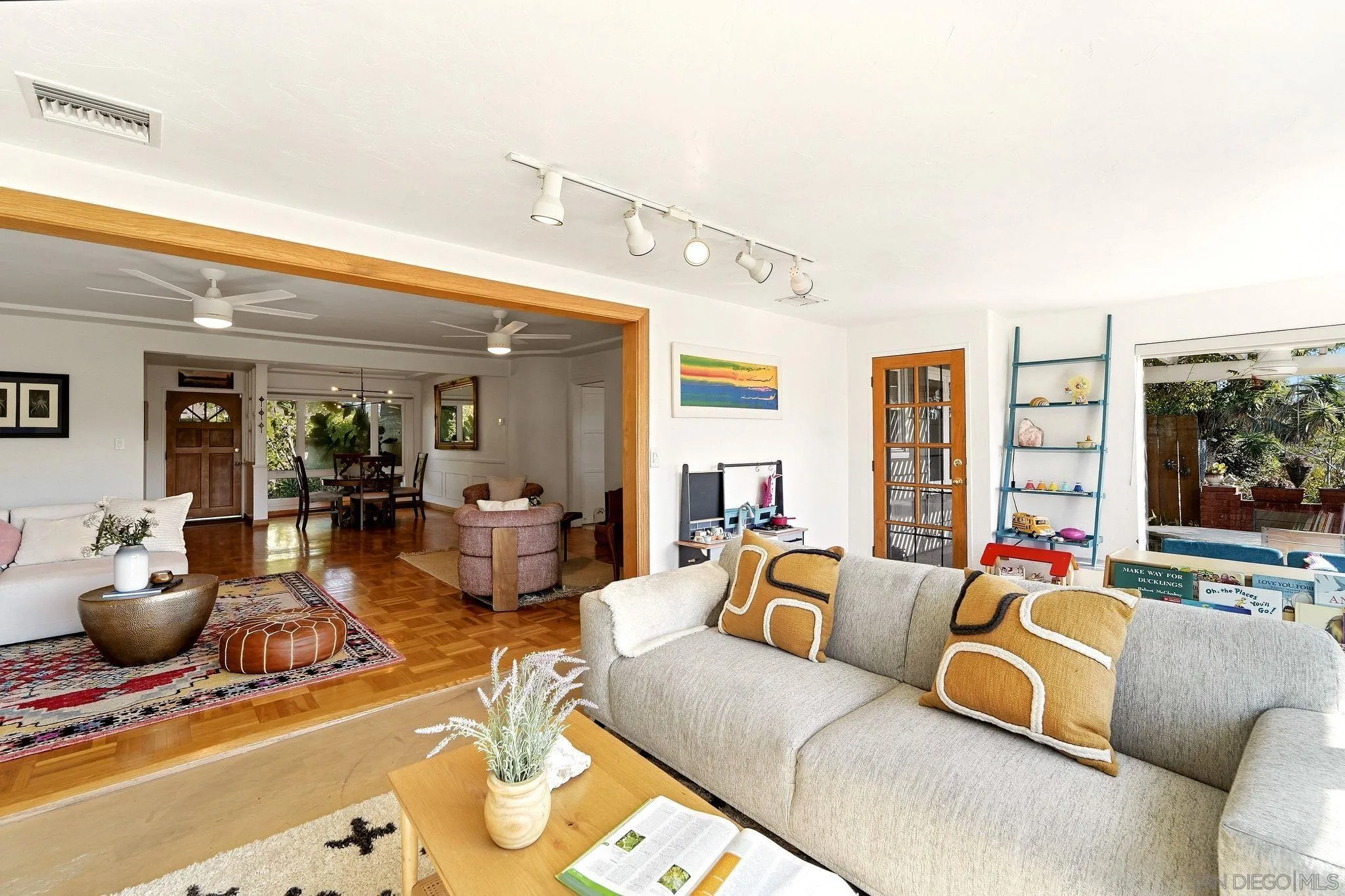 https://cdn.realtyfeed.com/cdn/127/260023901/5b5834cb3650bccab7fcf60d23ad8c4d.webp