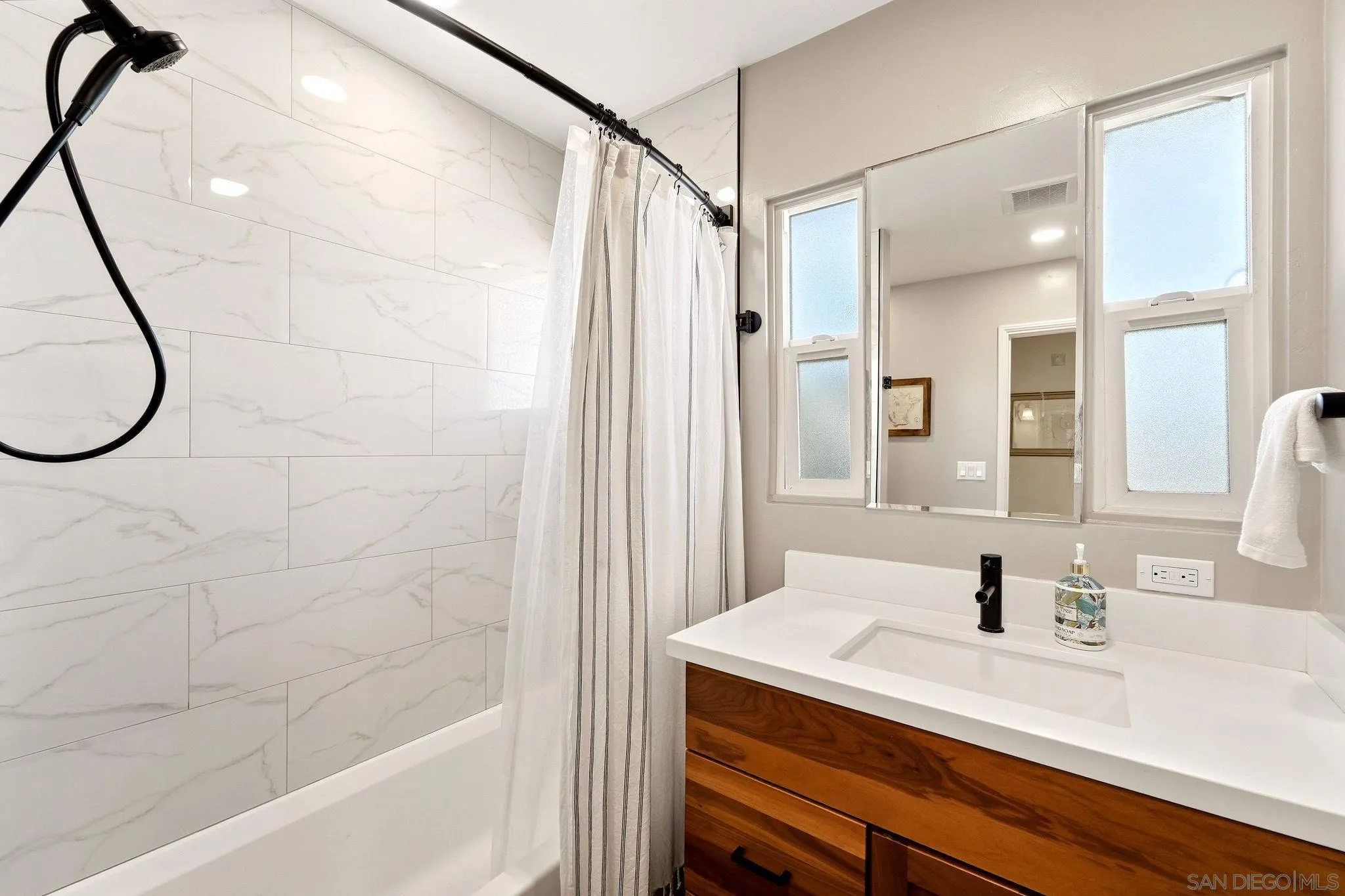 https://cdn.realtyfeed.com/cdn/127/260023901/6b794f0849ccc0b06594fdca25809348.webp