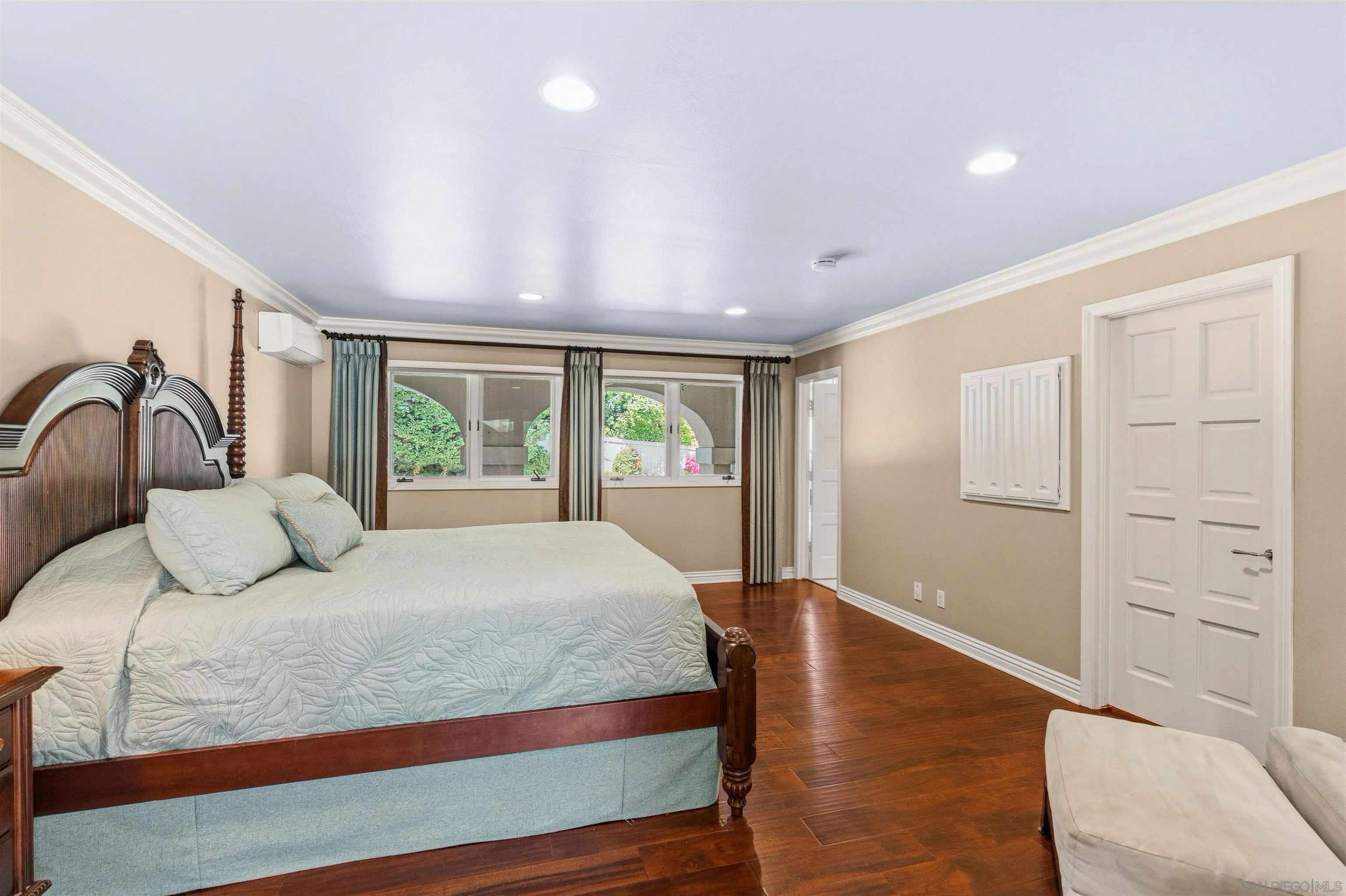 https://cdn.realtyfeed.com/cdn/127/260023902/160e81de936f0f322dd80170c1be79fd.webp