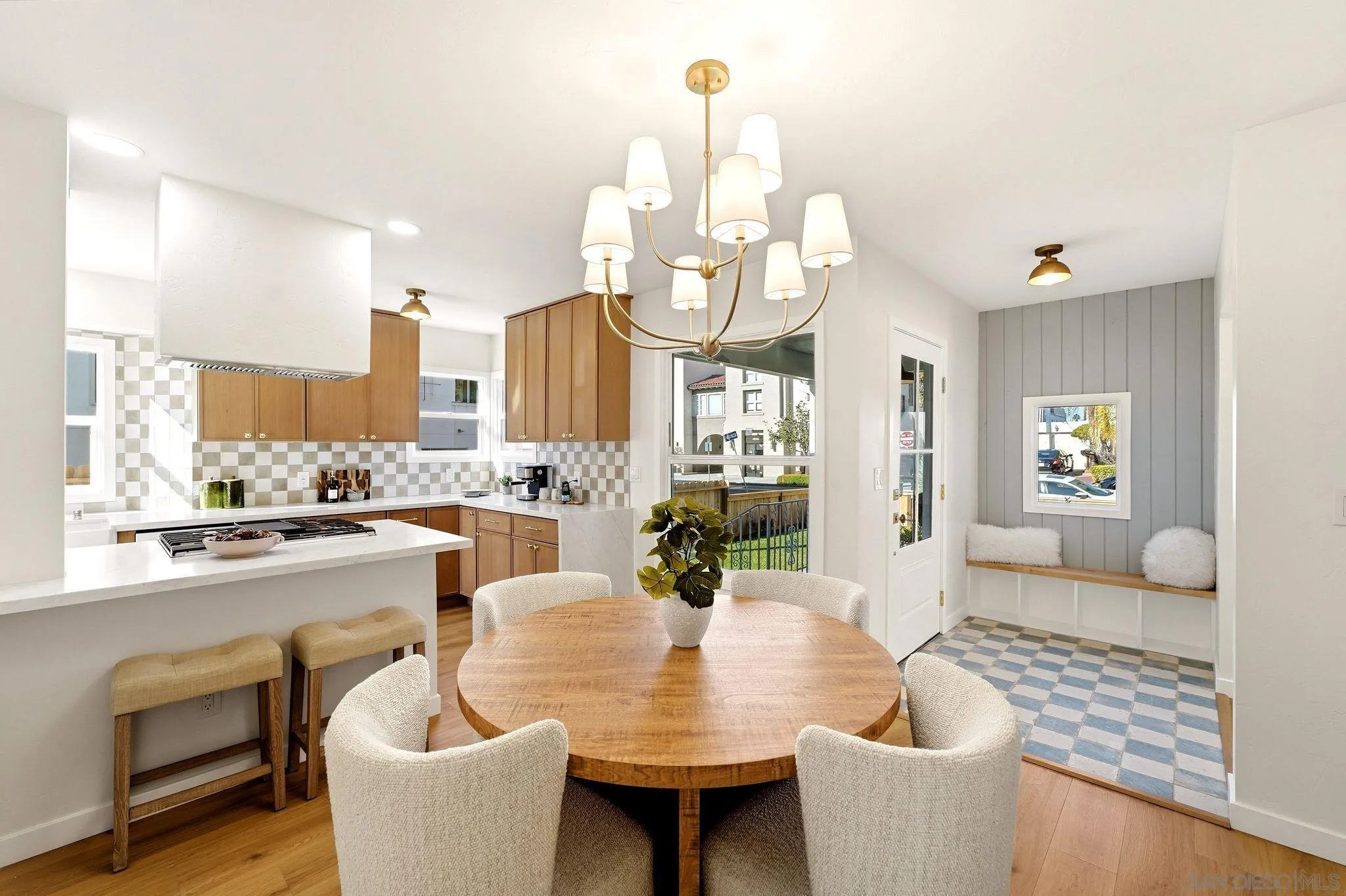 https://cdn.realtyfeed.com/cdn/127/260023906/0c83ade1e36bd8fc1ff0877c299ee9a5.webp
