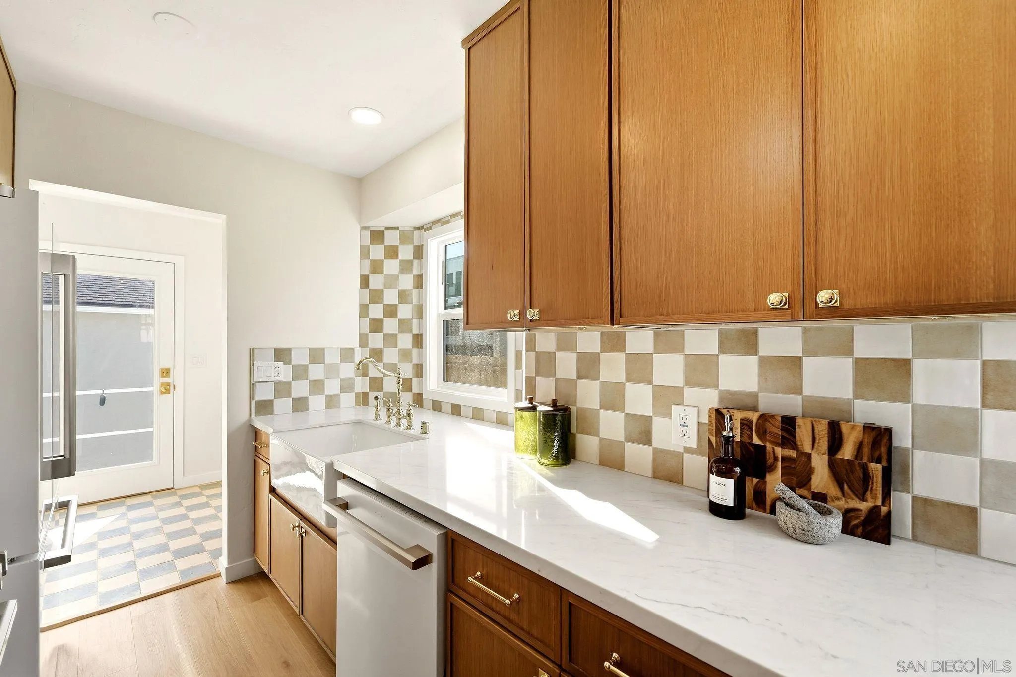 https://cdn.realtyfeed.com/cdn/127/260023906/13d5ad93110a02a6a74e521f764cfd37.webp
