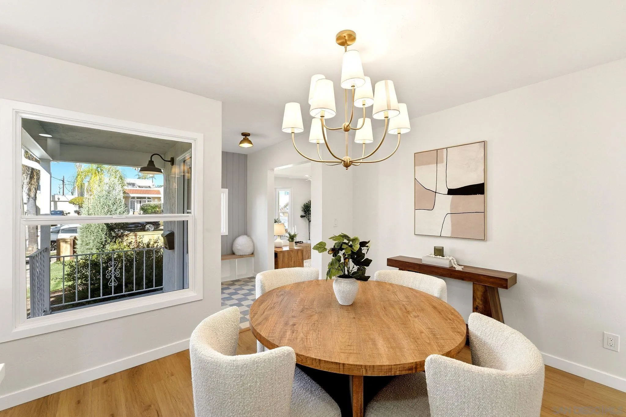https://cdn.realtyfeed.com/cdn/127/260023906/35090084719d07b2e3391fdbe47c3578.webp