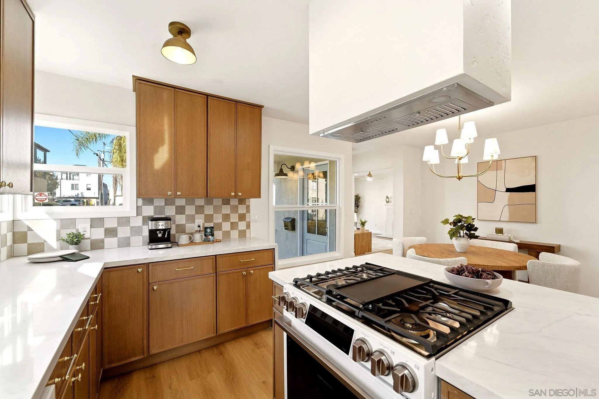 https://cdn.realtyfeed.com/cdn/127/260023906/69b3d4b3f1fa3690bbddd9925992e129.webp