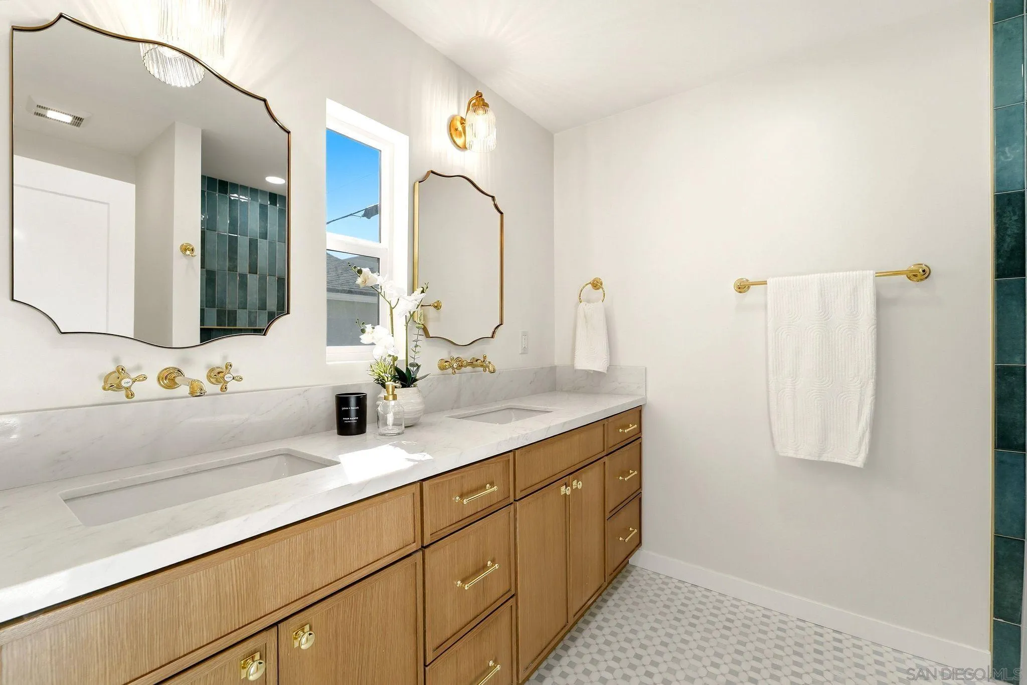 https://cdn.realtyfeed.com/cdn/127/260023906/c7f5a0b56325ba937fdf5052d7f46f73.webp