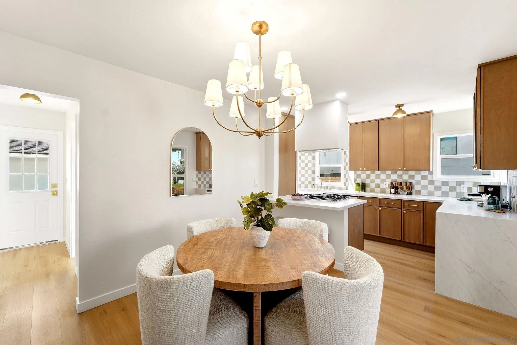 https://cdn.realtyfeed.com/cdn/127/260023906/cae541722a6037e87048a941015af5e3.webp