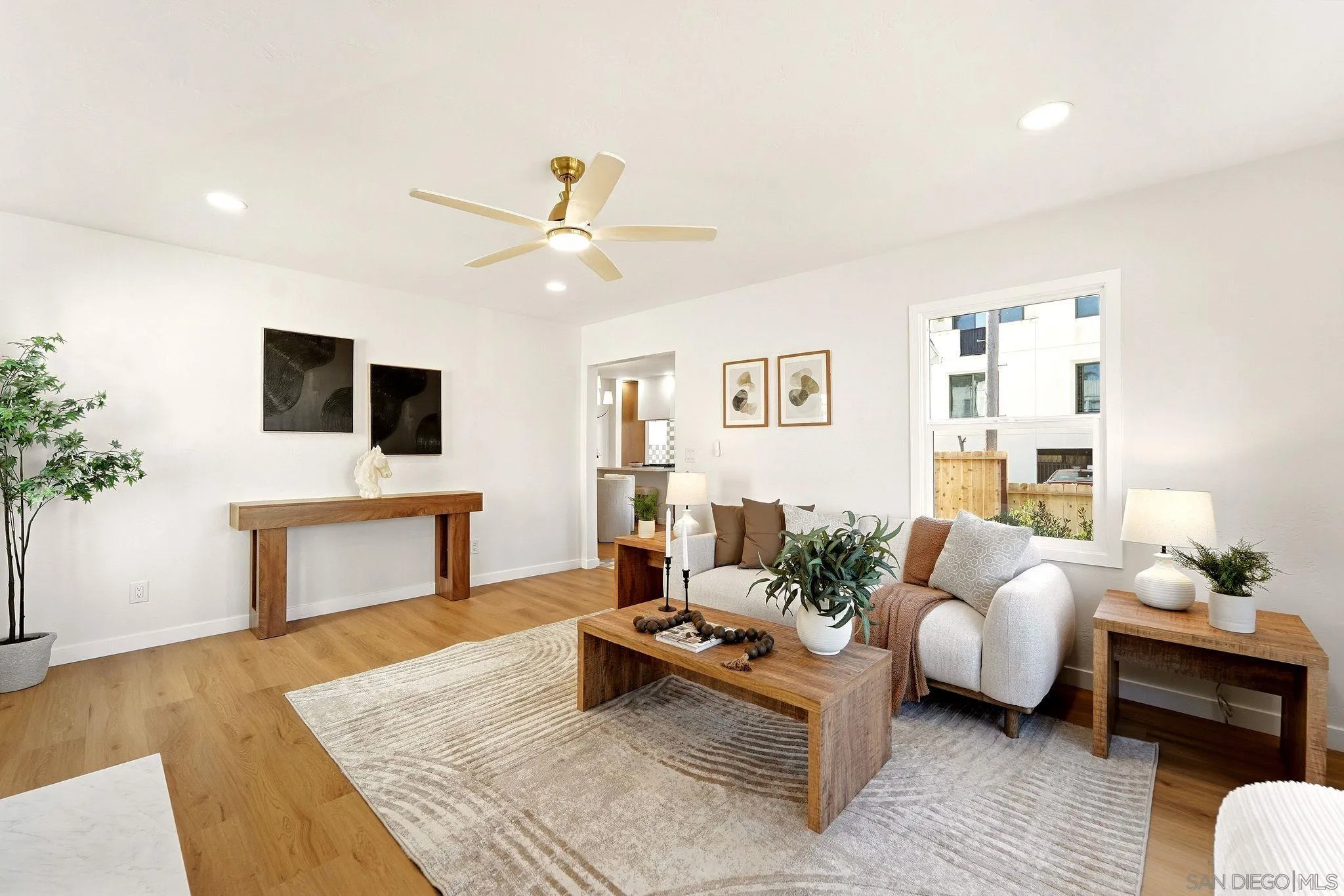 https://cdn.realtyfeed.com/cdn/127/260023906/f366d2d488eed9c513b01d799d802fd6.webp