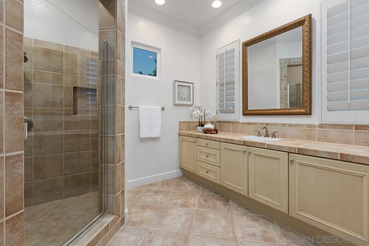 https://cdn.realtyfeed.com/cdn/127/260023907/1bfde3292ce5d955dc28956ebd82a10f.webp