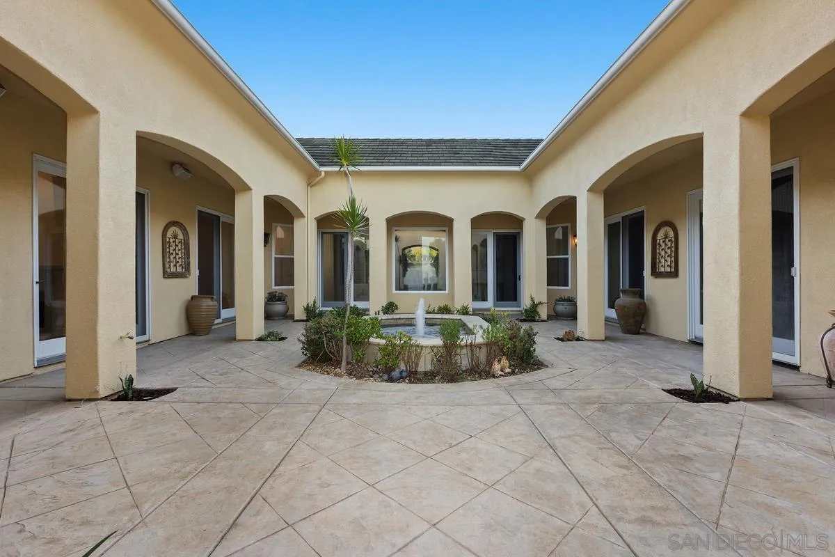https://cdn.realtyfeed.com/cdn/127/260023907/397da9cb9be249d25f52534d4284f26c.webp