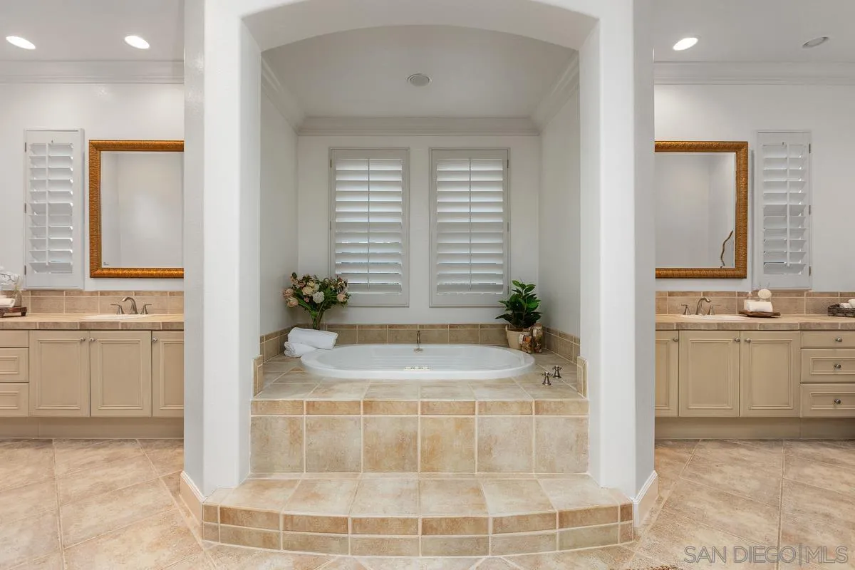 https://cdn.realtyfeed.com/cdn/127/260023907/a83dd7441f00ea5ab26f080145a58f9b.webp