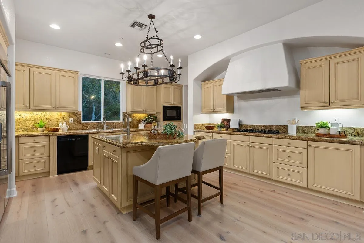 https://cdn.realtyfeed.com/cdn/127/260023907/d1176db2f9635c5d5308149de62609bf.webp