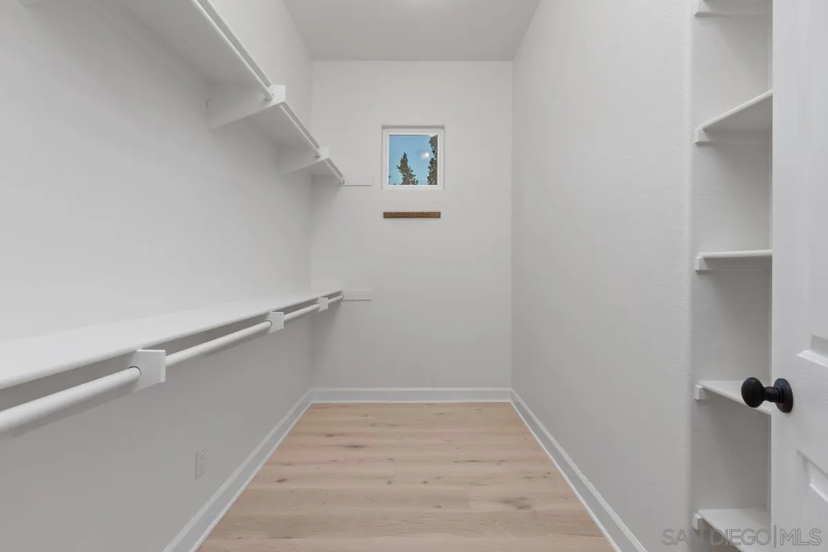 https://cdn.realtyfeed.com/cdn/127/260023907/f9d321dba7c80376018ff2bce85c3120.webp
