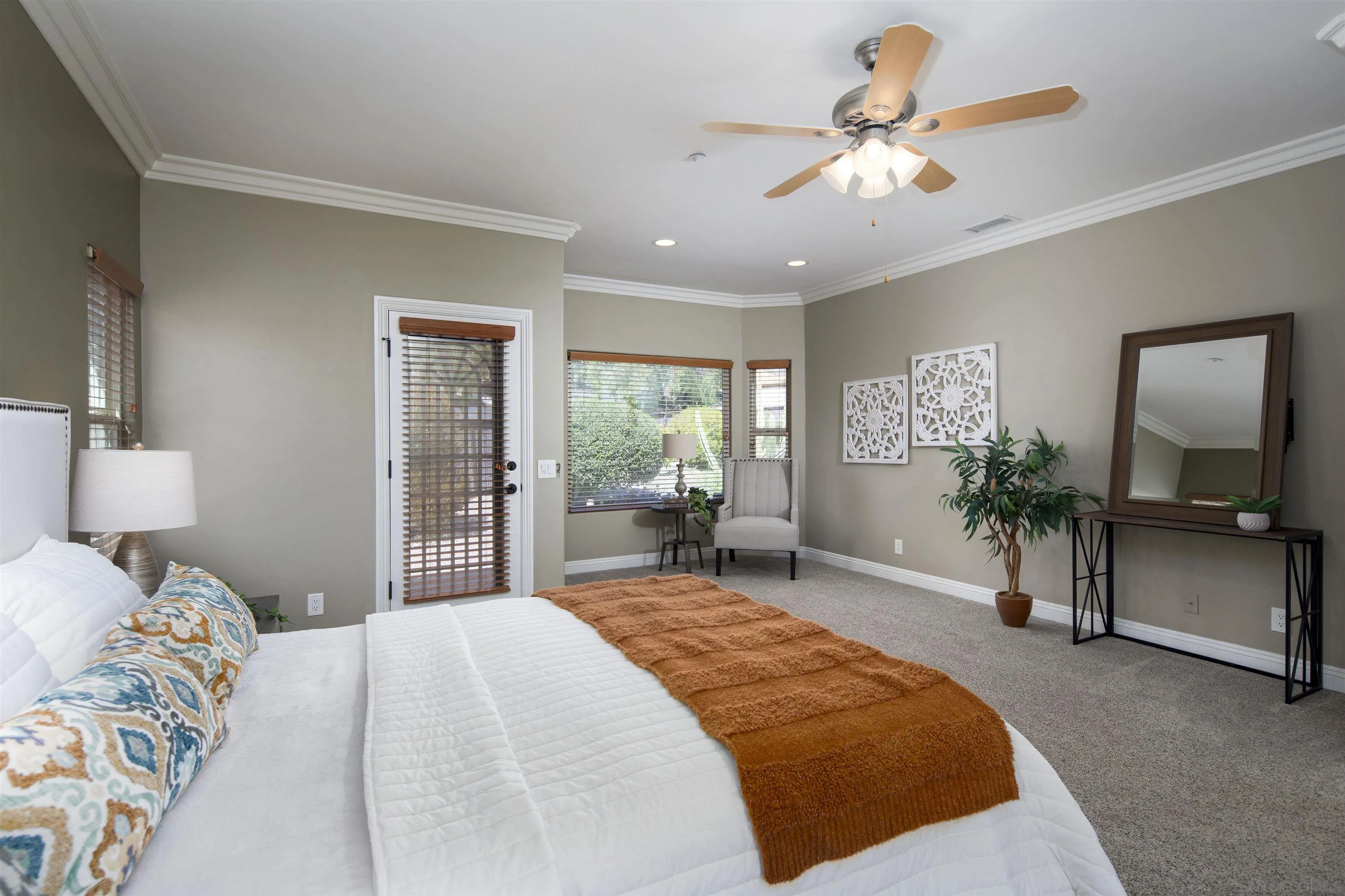 https://cdn.realtyfeed.com/cdn/127/260023908/30fbf62e08a44cacec8d949296b95136.webp