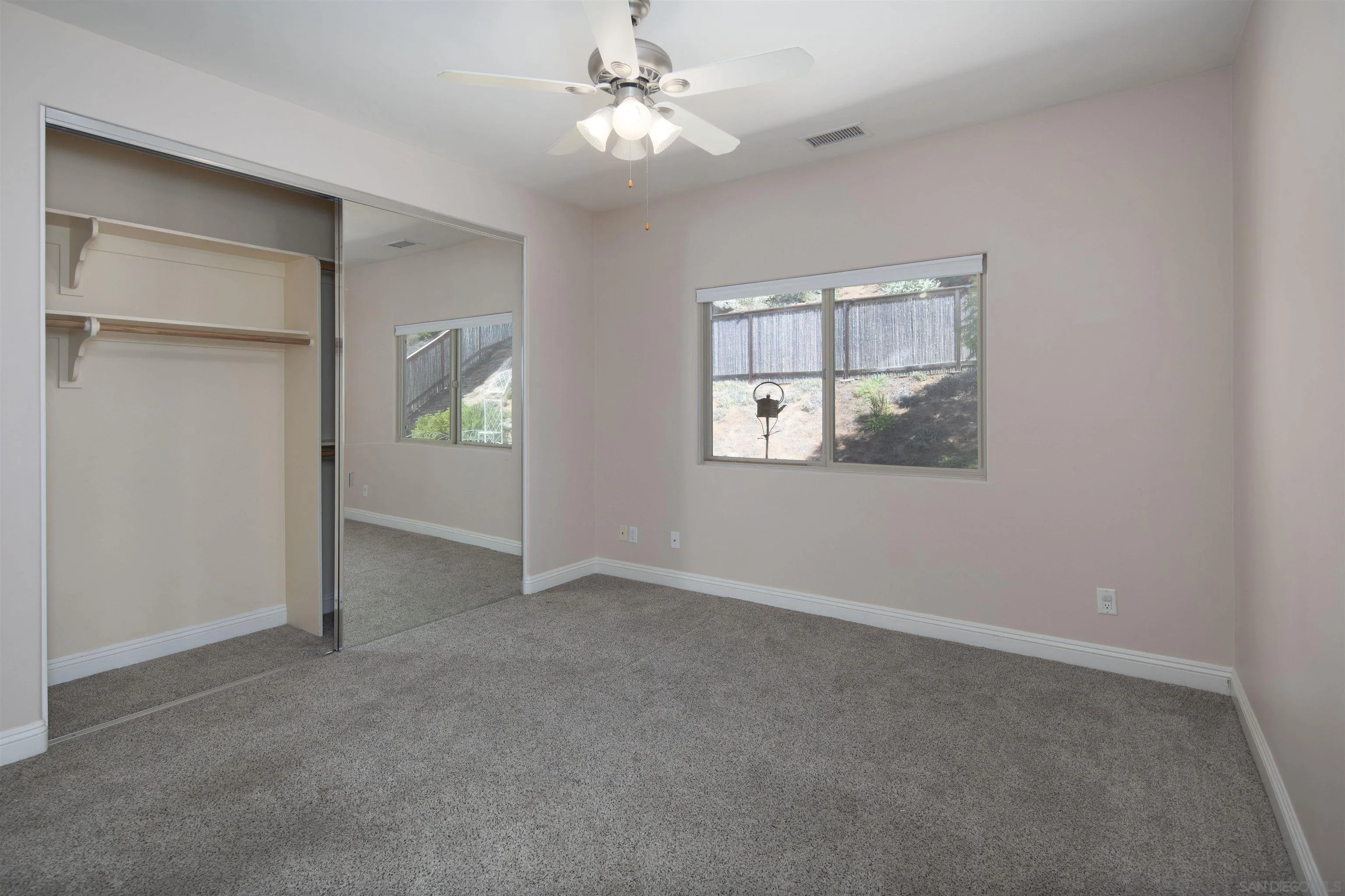 https://cdn.realtyfeed.com/cdn/127/260023908/3c4de4737d103752ad5e28a51047d474.webp
