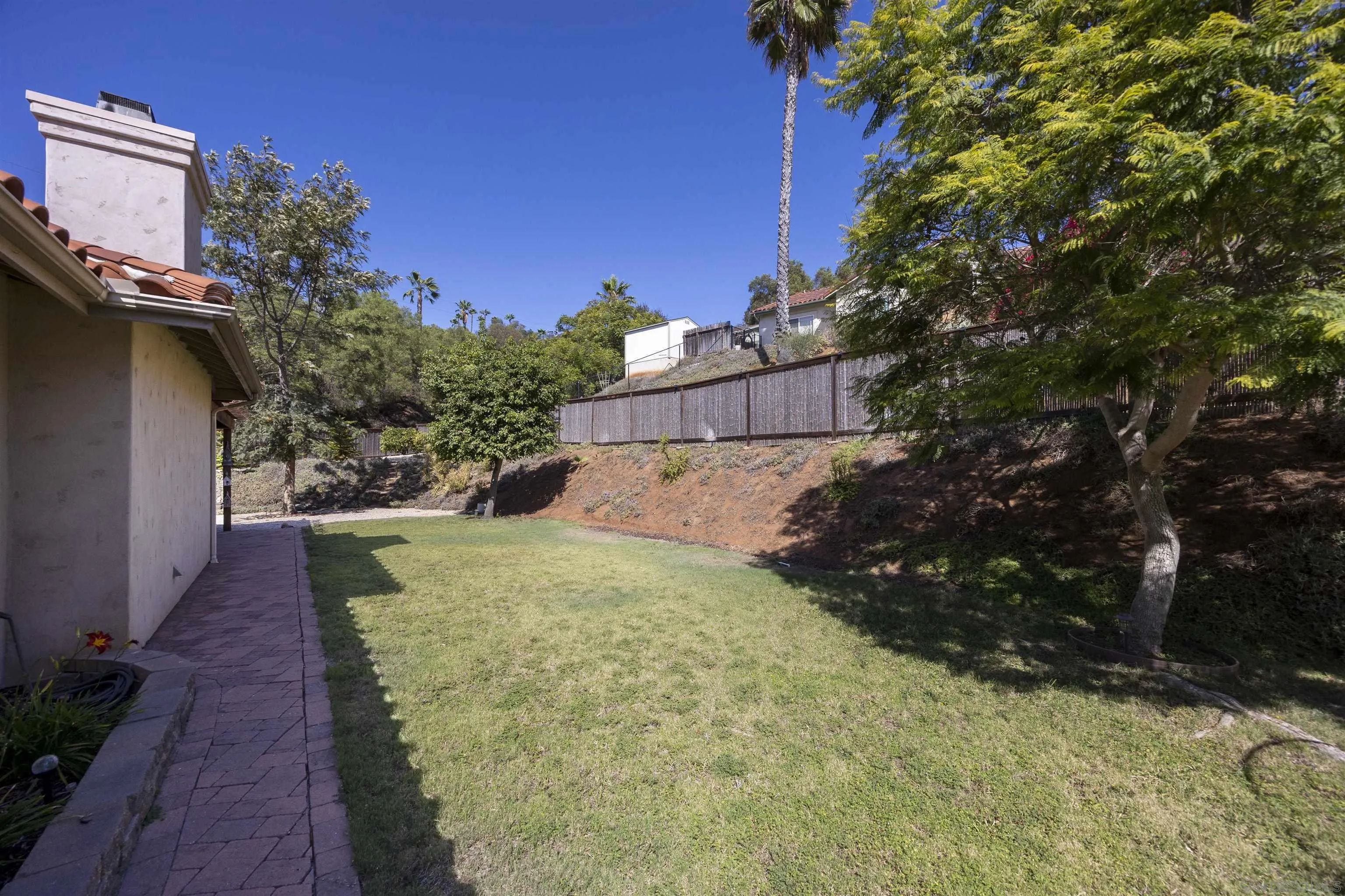 https://cdn.realtyfeed.com/cdn/127/260023908/5c7fc9f2e927be72025f4f4cf47bba22.webp