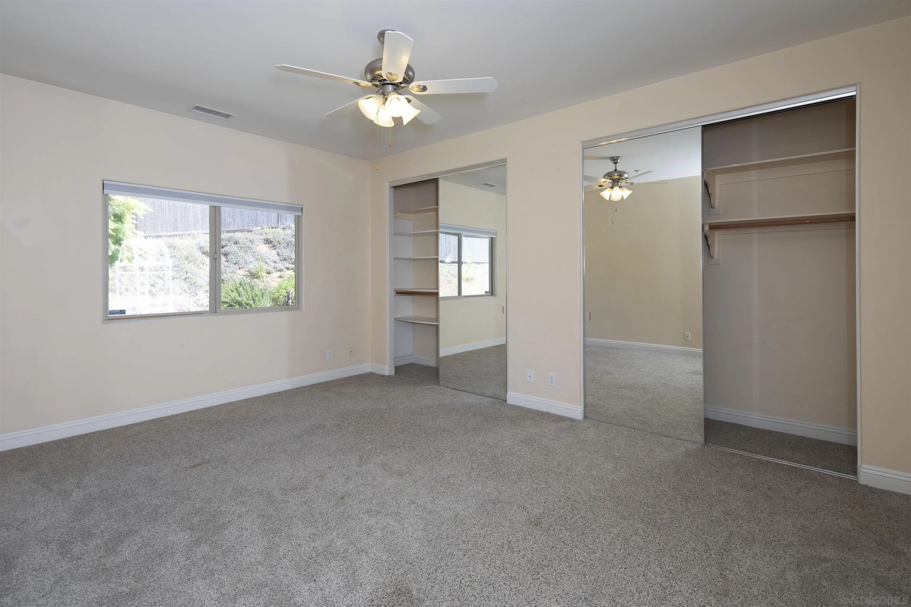 https://cdn.realtyfeed.com/cdn/127/260023908/619141f5f33a8e7f0ed0661bbdb8028a.webp