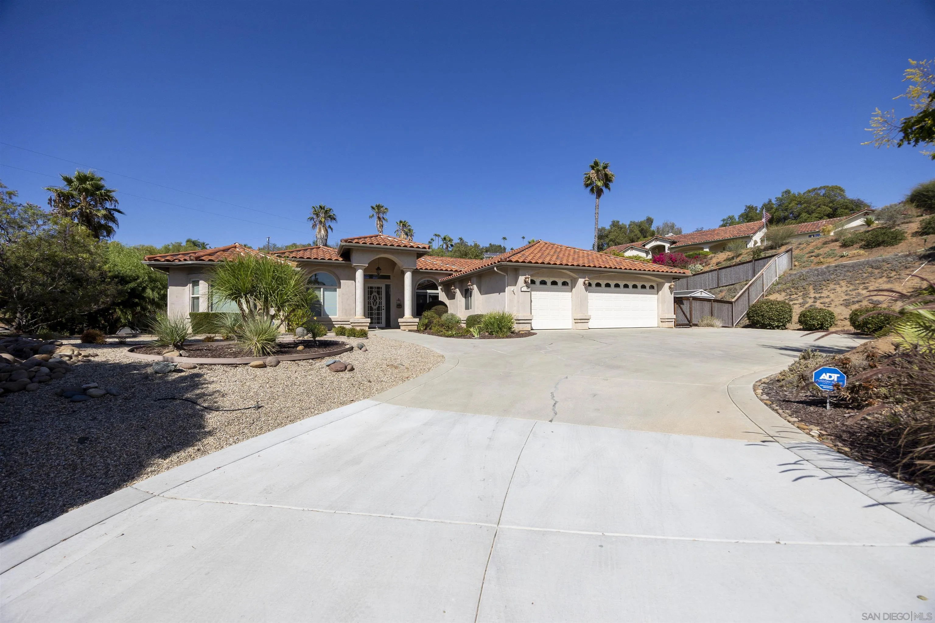 https://cdn.realtyfeed.com/cdn/127/260023908/831e0eaf50a3155958e0c082f03ec799.webp