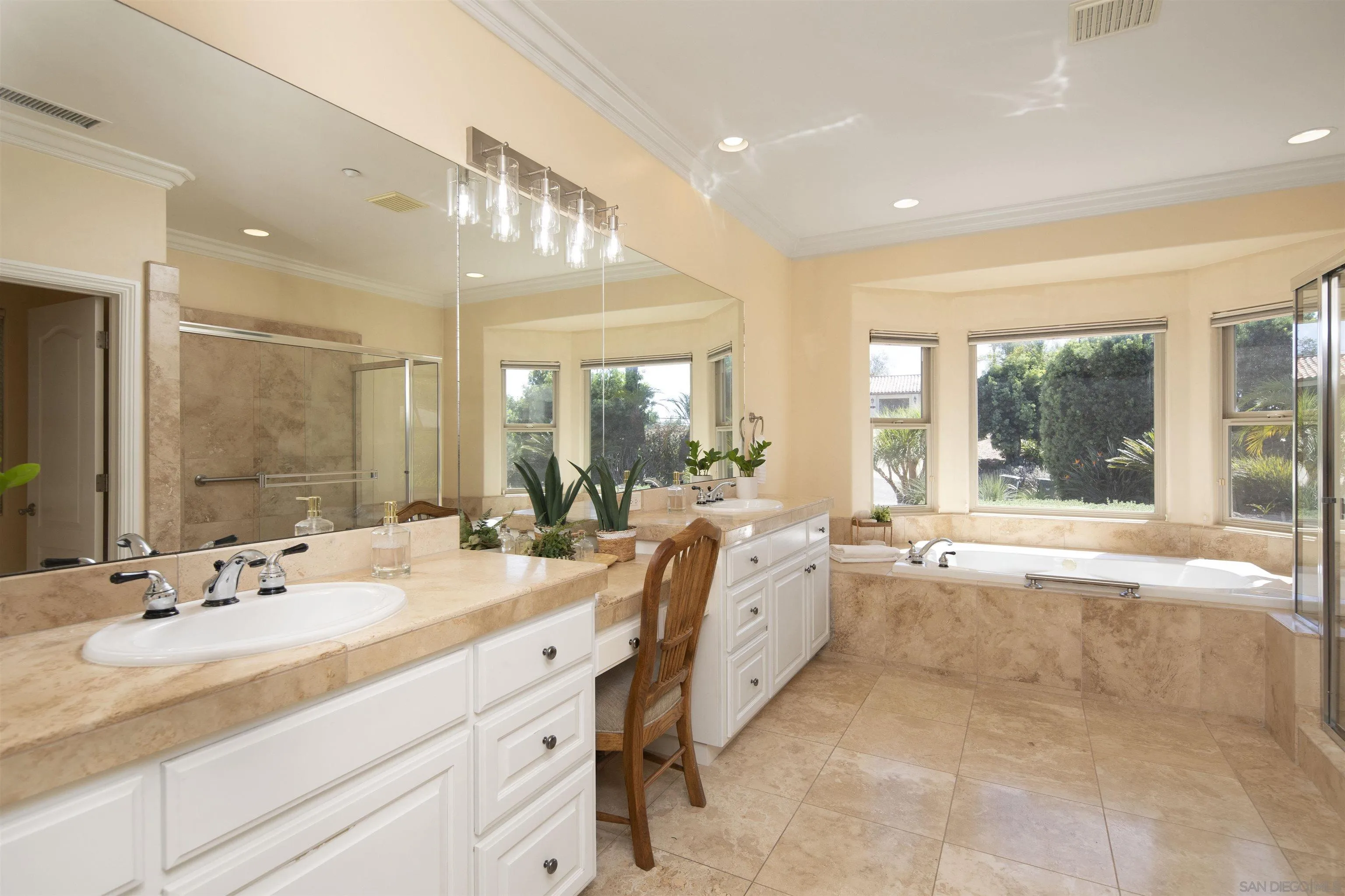 https://cdn.realtyfeed.com/cdn/127/260023908/942287af7e82b2294dfe78f18d9d6f7d.webp