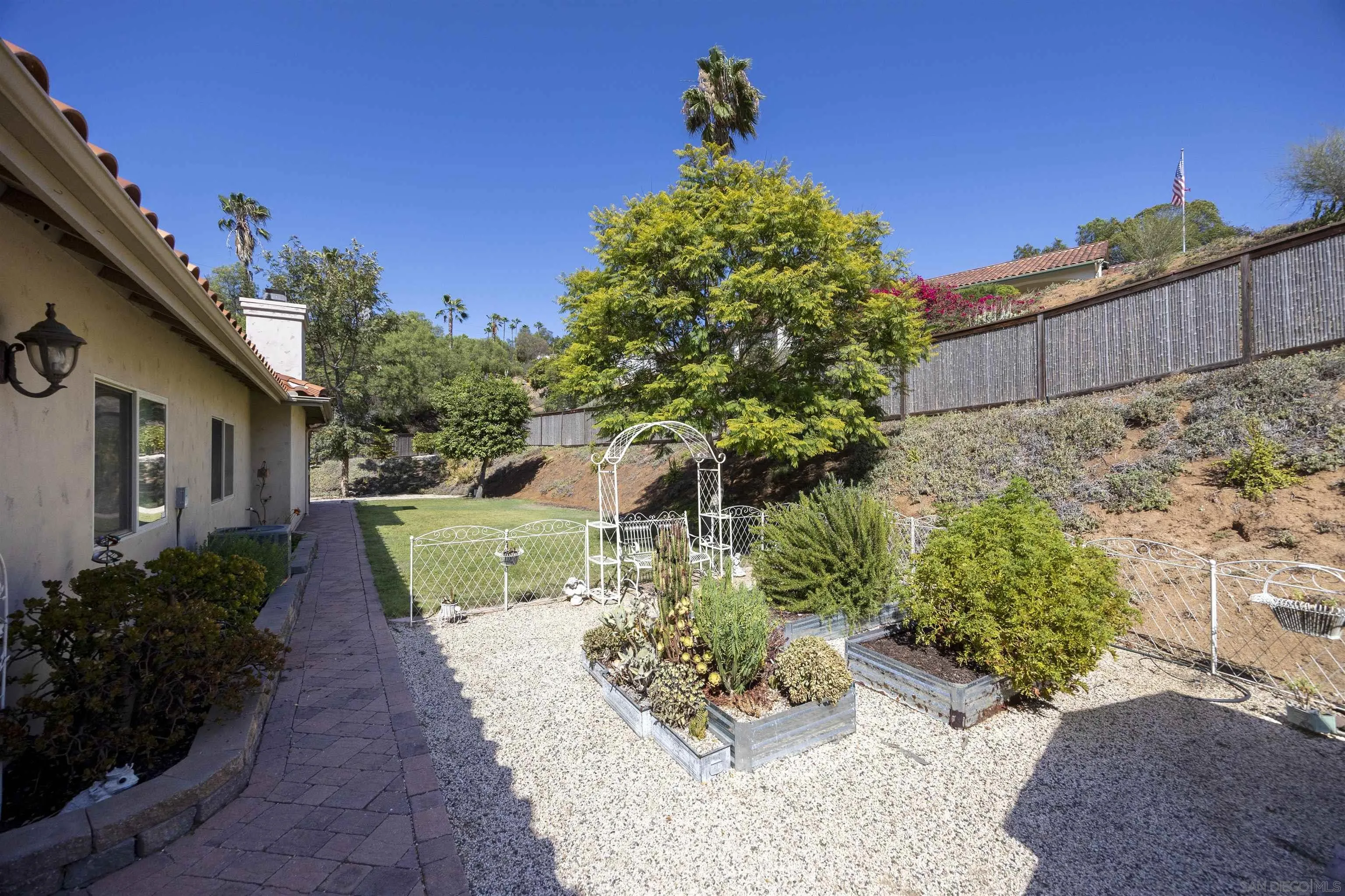 https://cdn.realtyfeed.com/cdn/127/260023908/cb01265778e5d281918047fe83b7d844.webp