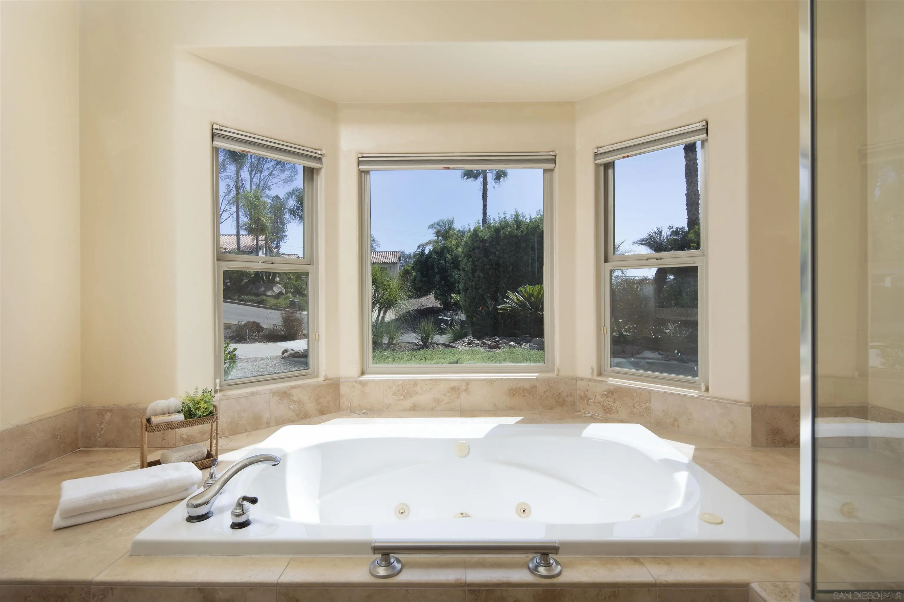 https://cdn.realtyfeed.com/cdn/127/260023908/d9284bf539e0c2e3c6c963ea7bac3451.webp